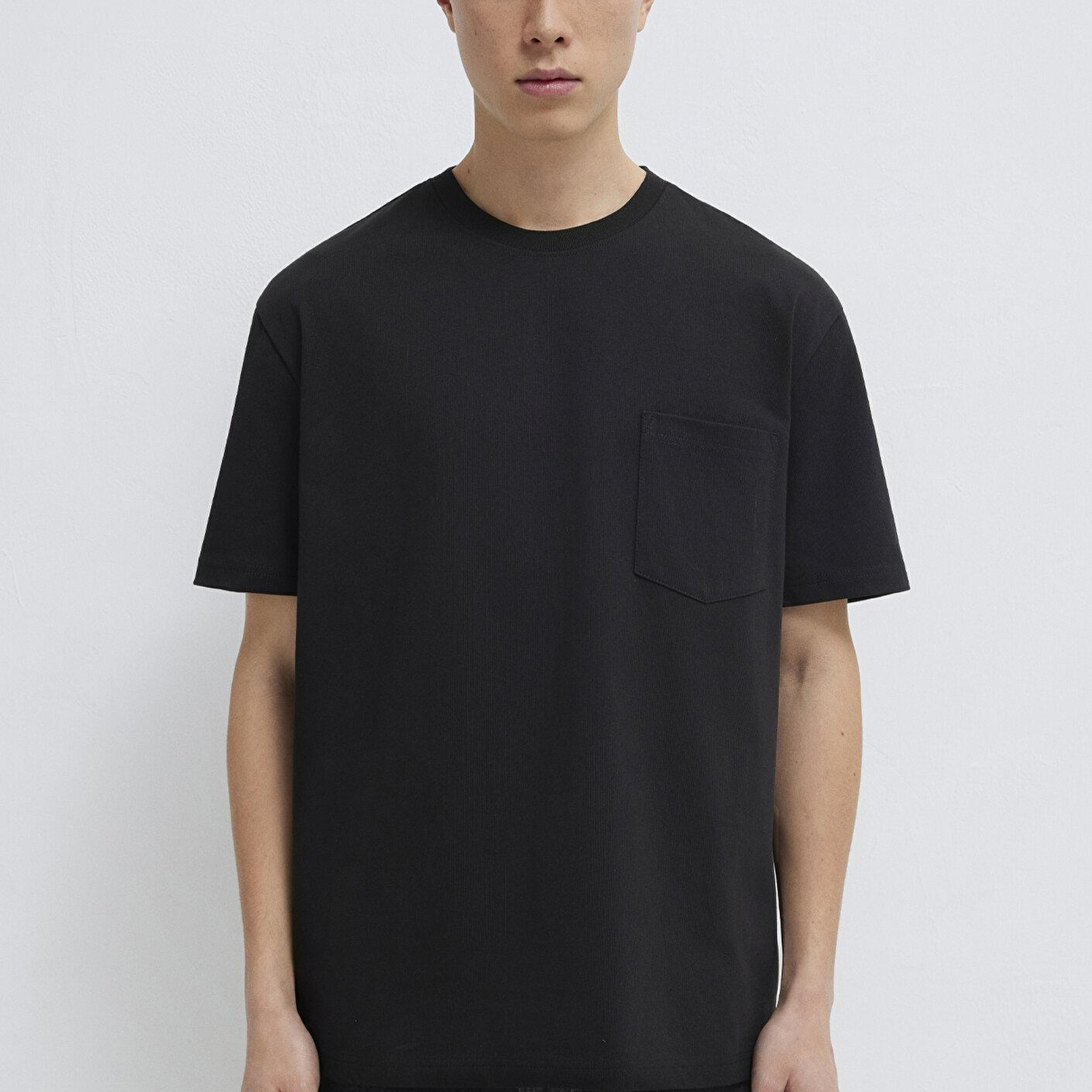Mavi Cep Detaylı Siyah Basic Tişört Loose Fit / Bol Rahat Kesim 066248-900