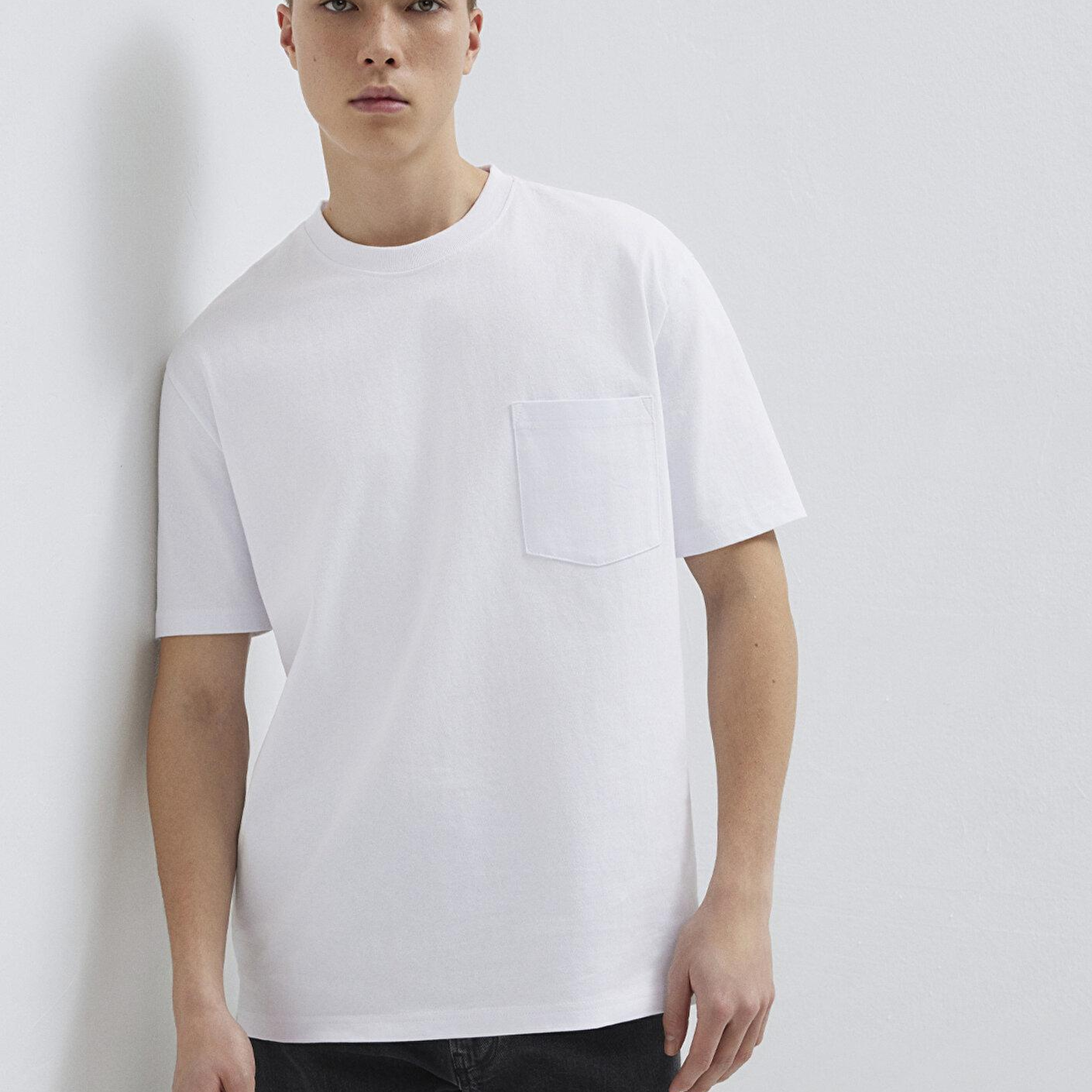 Mavi Cep Detaylı Beyaz Basic Tişört Loose Fit / Bol Rahat Kesim 066248-620
