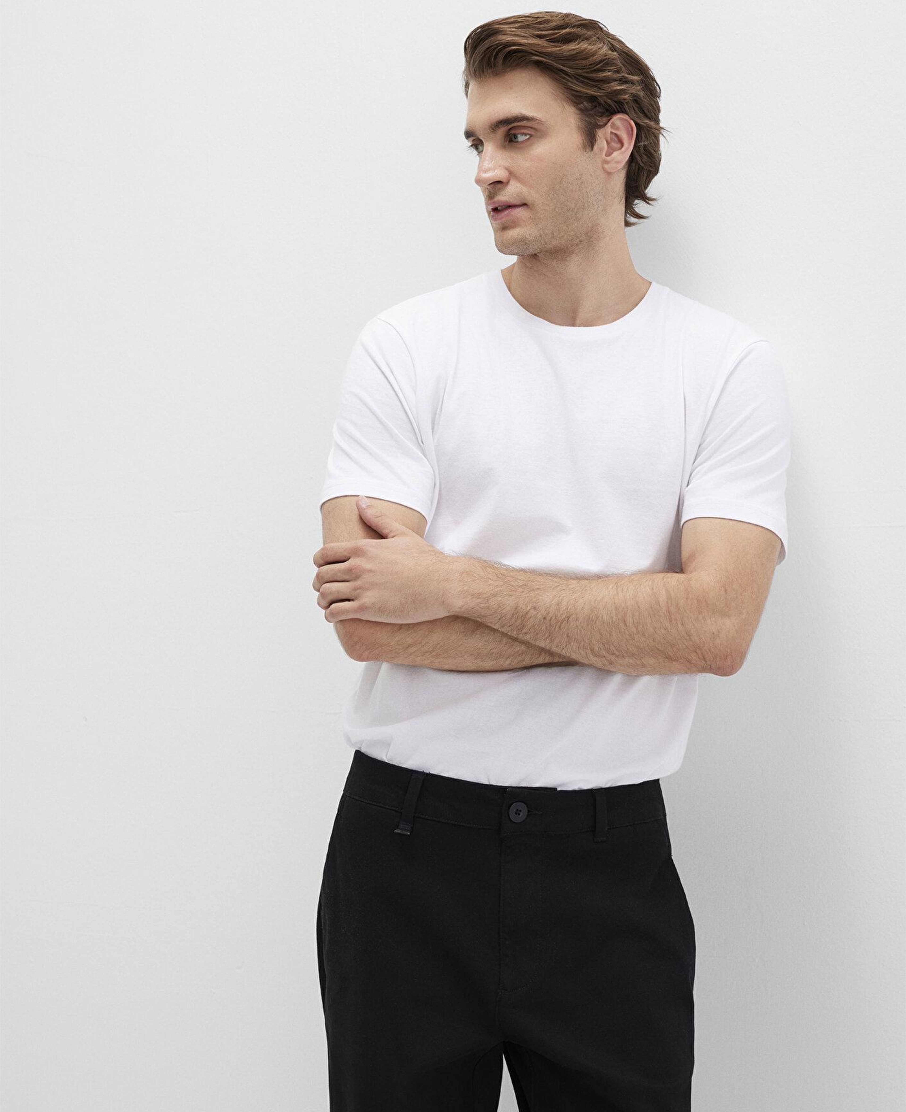 Mavi Beyaz Basic Tişört Slim Fit / Dar Kesim 065574-620