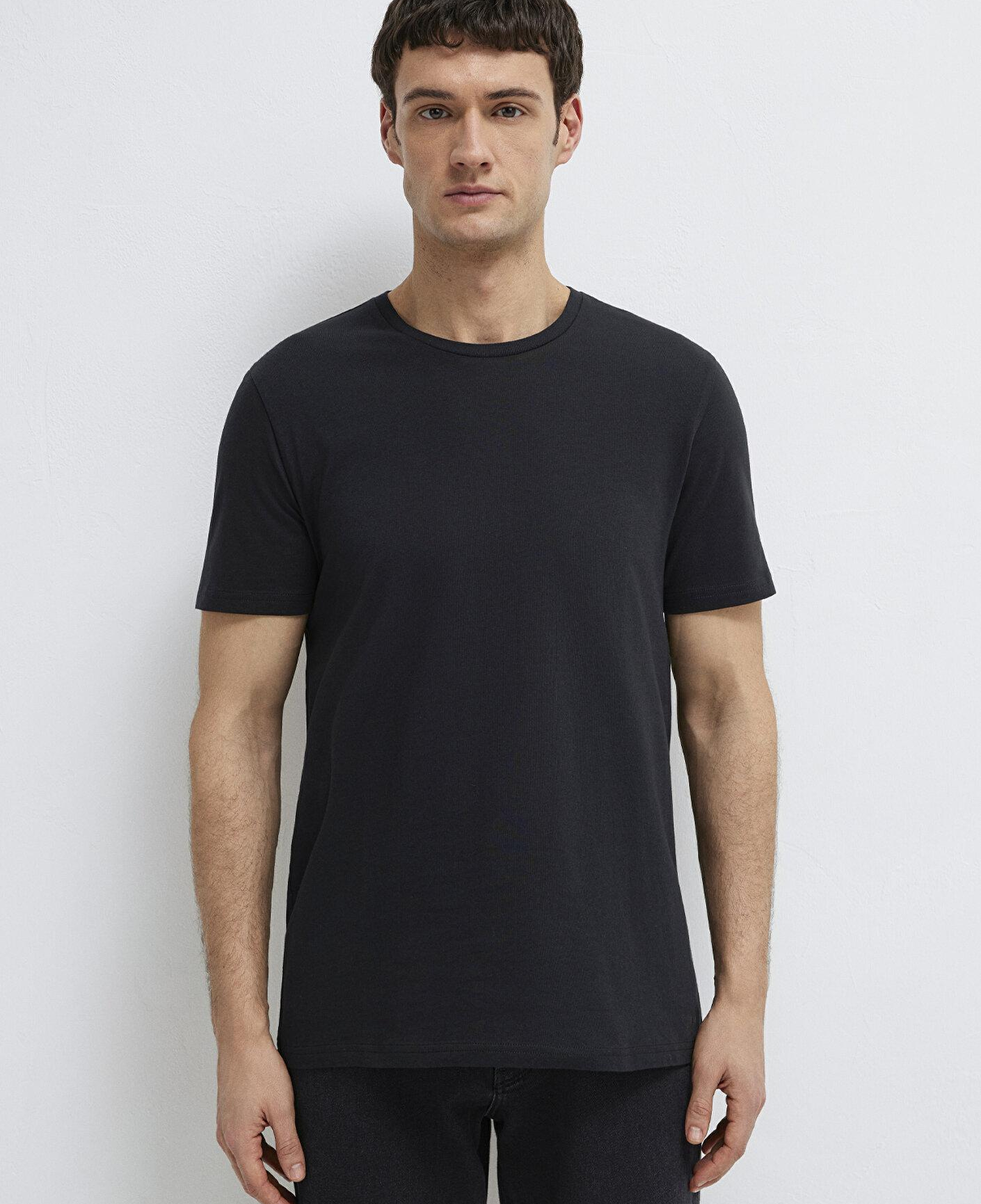 Mavi Siyah Basic Tişört Slim Fit / Dar Kesim 065574-900