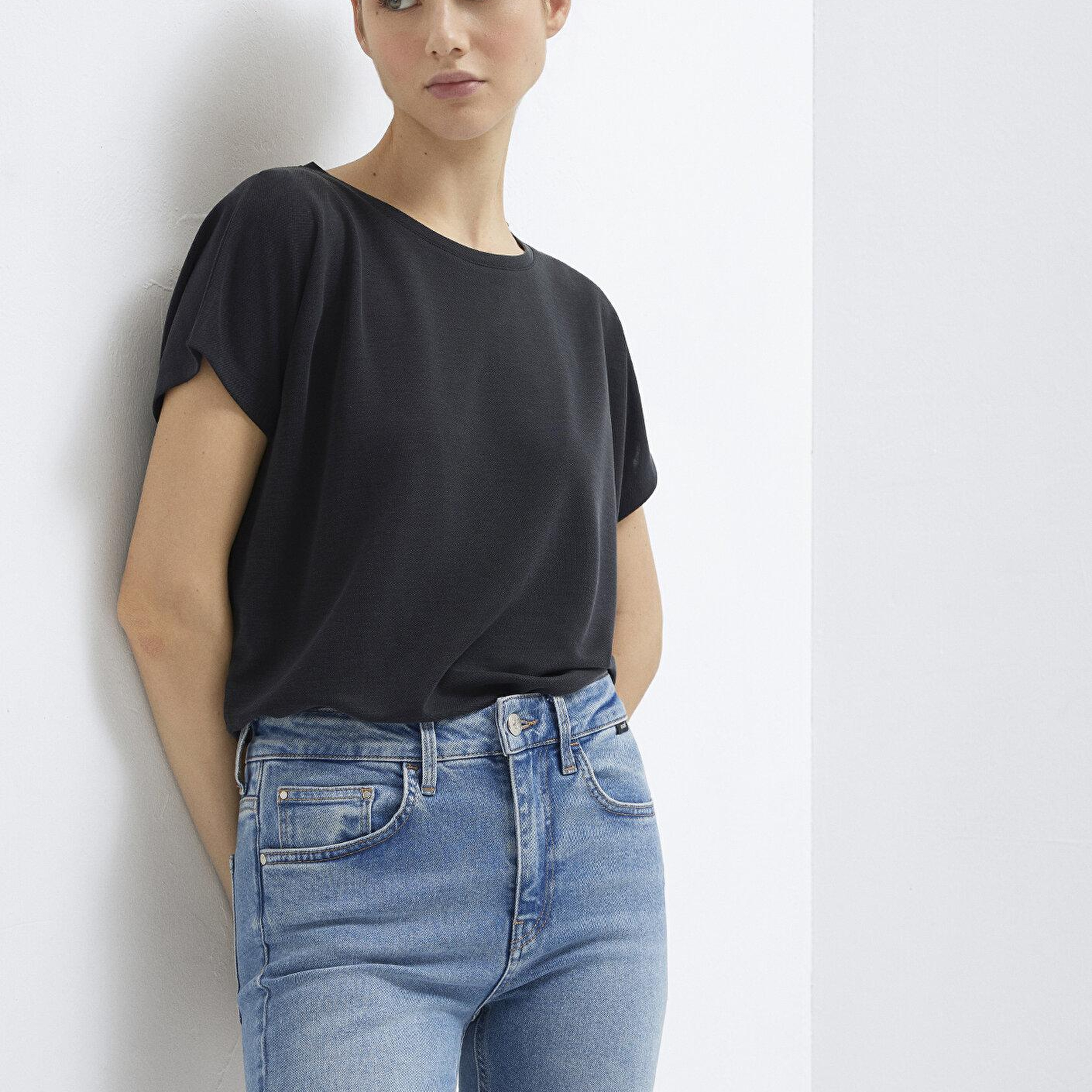 Mavi Soft-Premium Siyah (TENCEL™) Modal Karışımlı Basic Tişört Loose Fit / Bol Rahat Kesim 167245-900