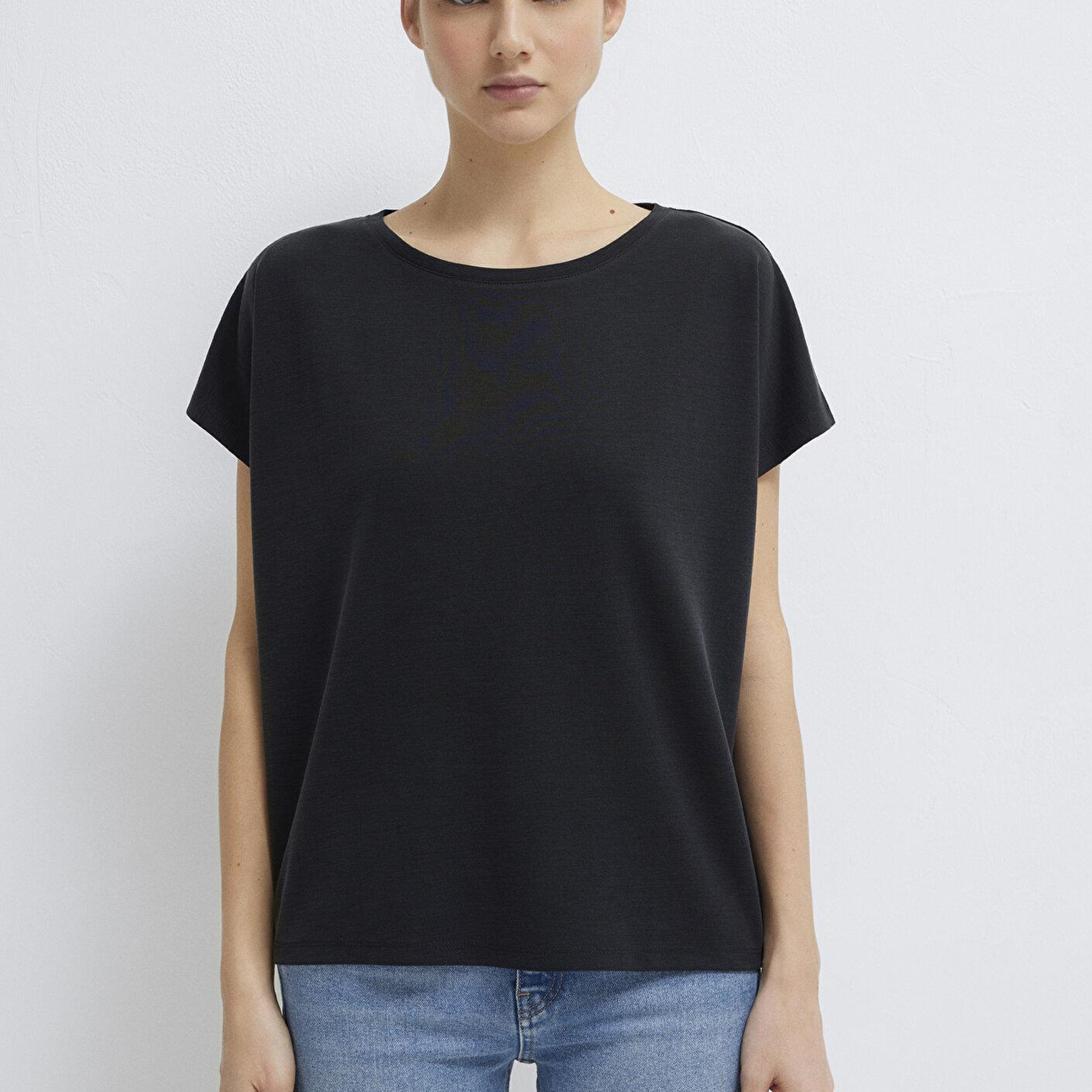 Mavi Soft-Premium Siyah (TENCEL™) Modal Karışımlı Basic Tişört Loose Fit / Bol Rahat Kesim 167245-900