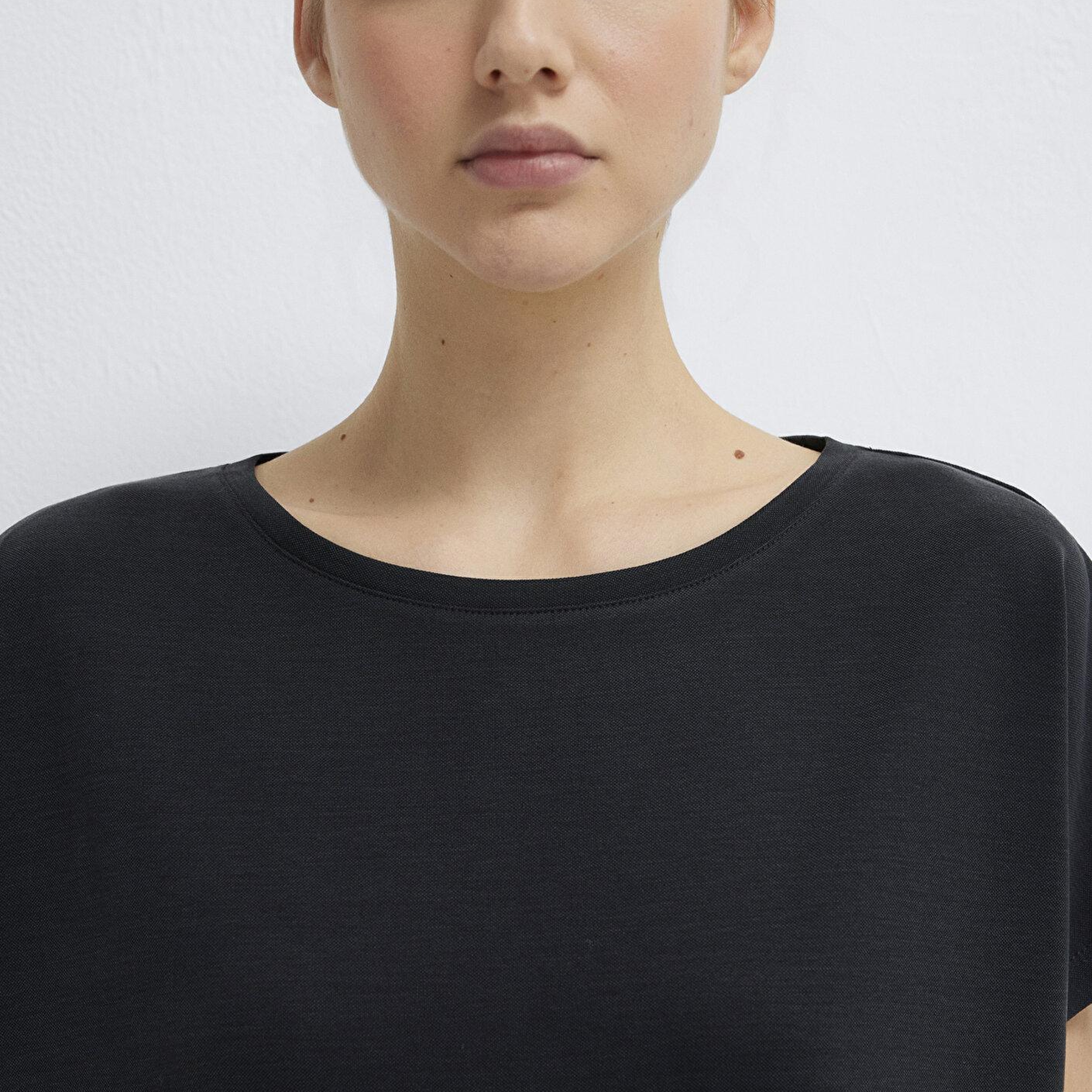 Mavi Soft-Premium Siyah (TENCEL™) Modal Karışımlı Basic Tişört Loose Fit / Bol Rahat Kesim 167245-900