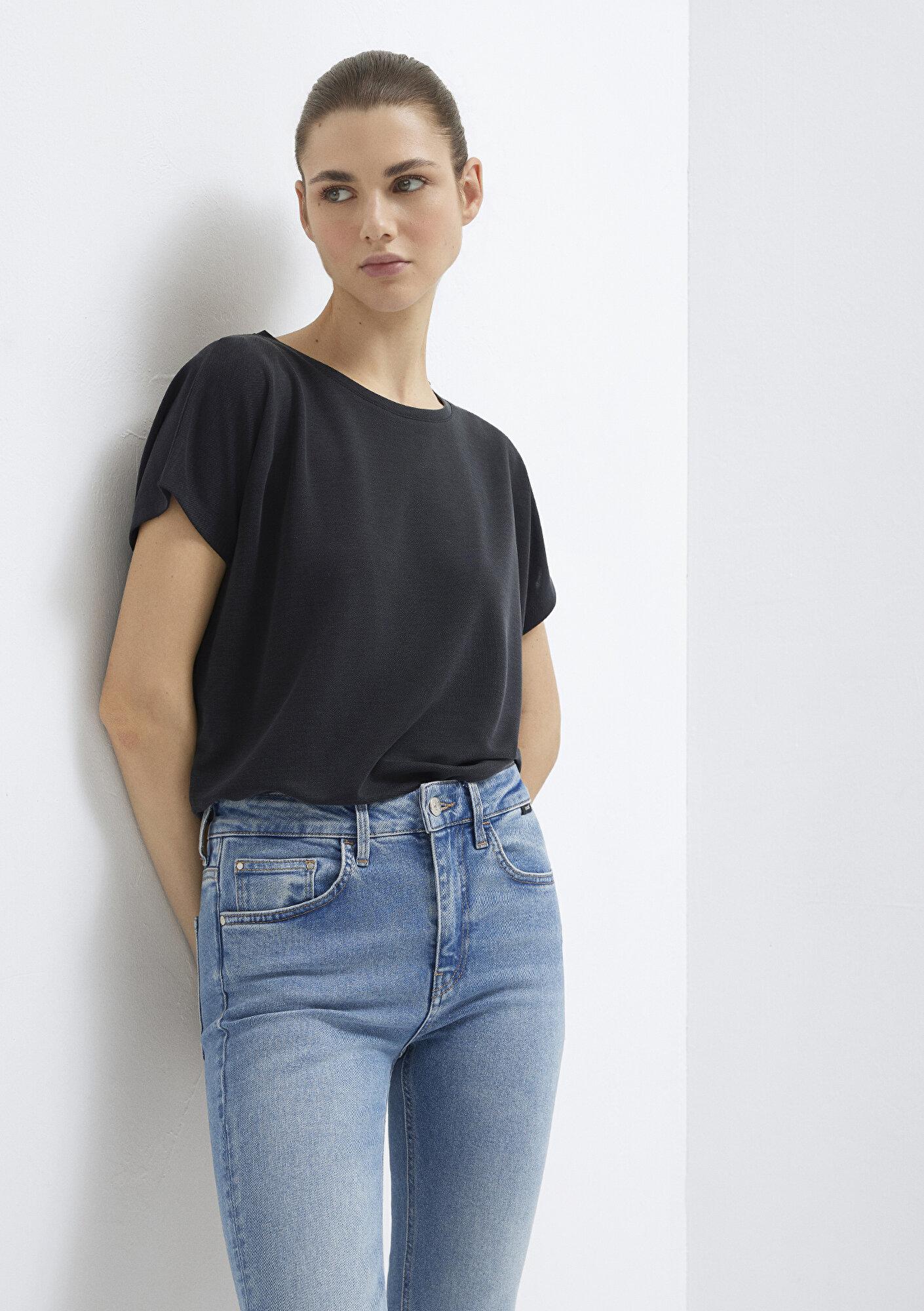 Mavi Soft-Premium Siyah (TENCEL™) Modal Karışımlı Basic Tişört Loose Fit / Bol Rahat Kesim 167245-900