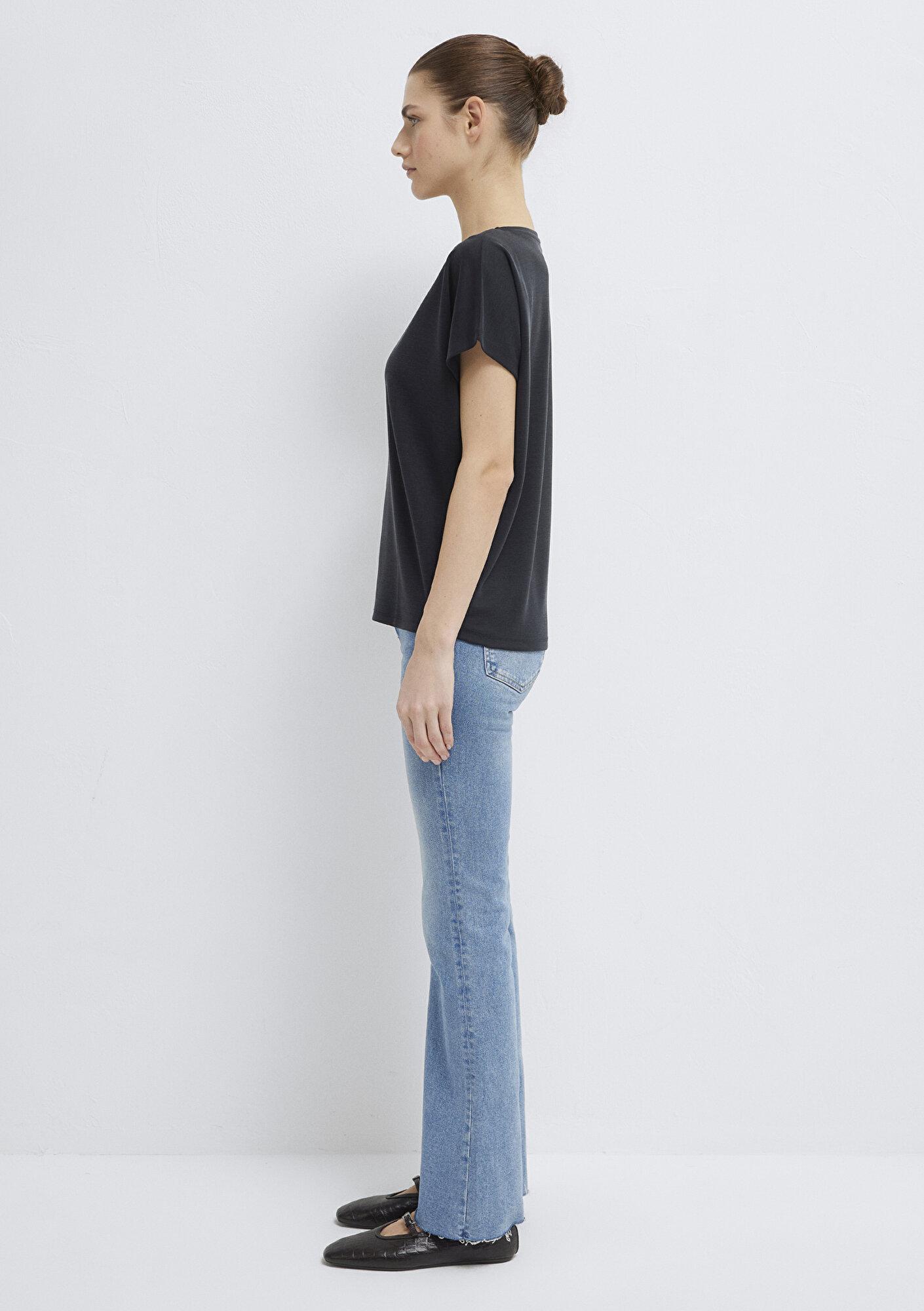 Mavi Soft-Premium Siyah (TENCEL™) Modal Karışımlı Basic Tişört Loose Fit / Bol Rahat Kesim 167245-900