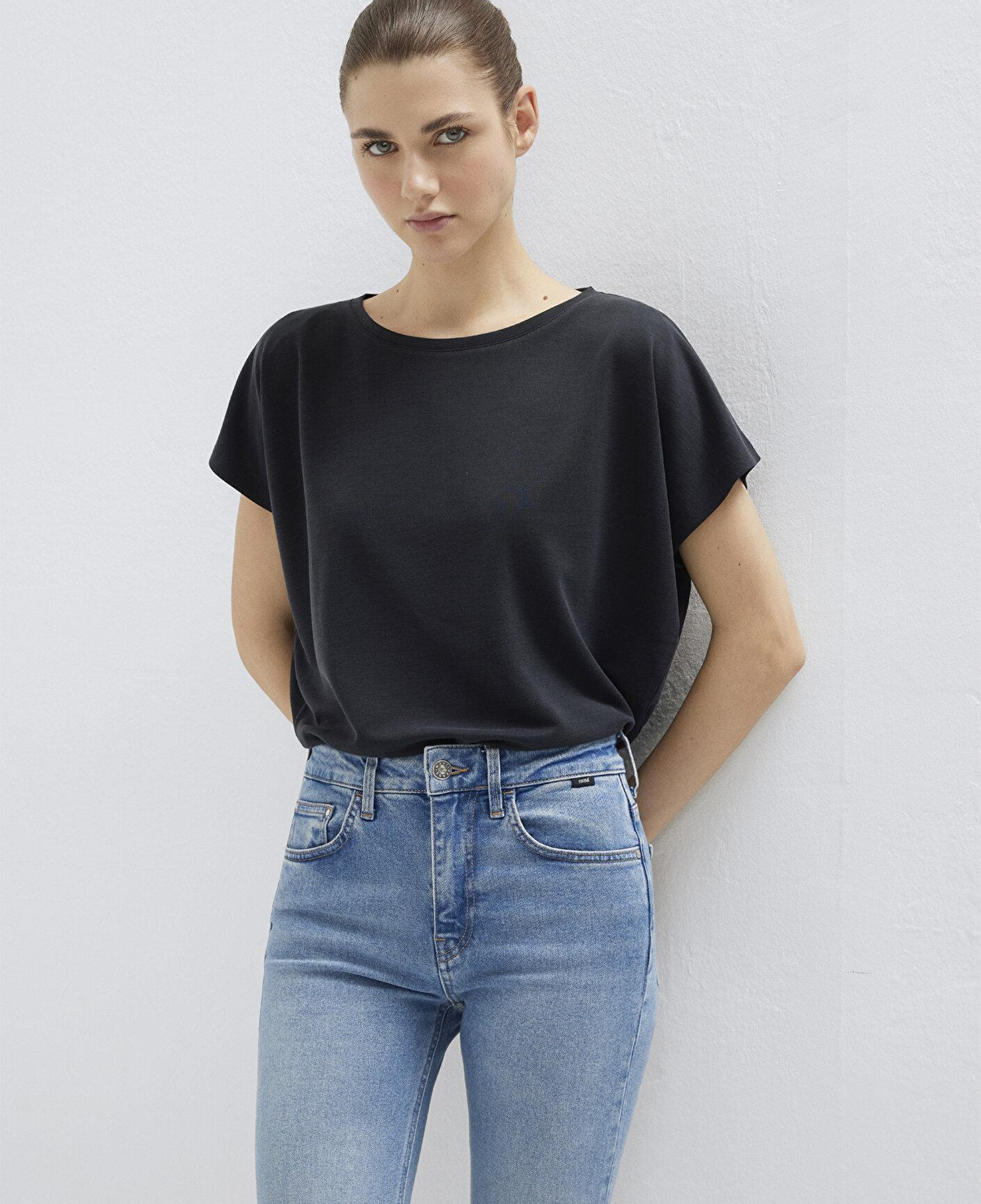 Mavi Soft-Premium Siyah (TENCEL™) Modal Karışımlı Basic Tişört Loose Fit / Bol Rahat Kesim 167245-900