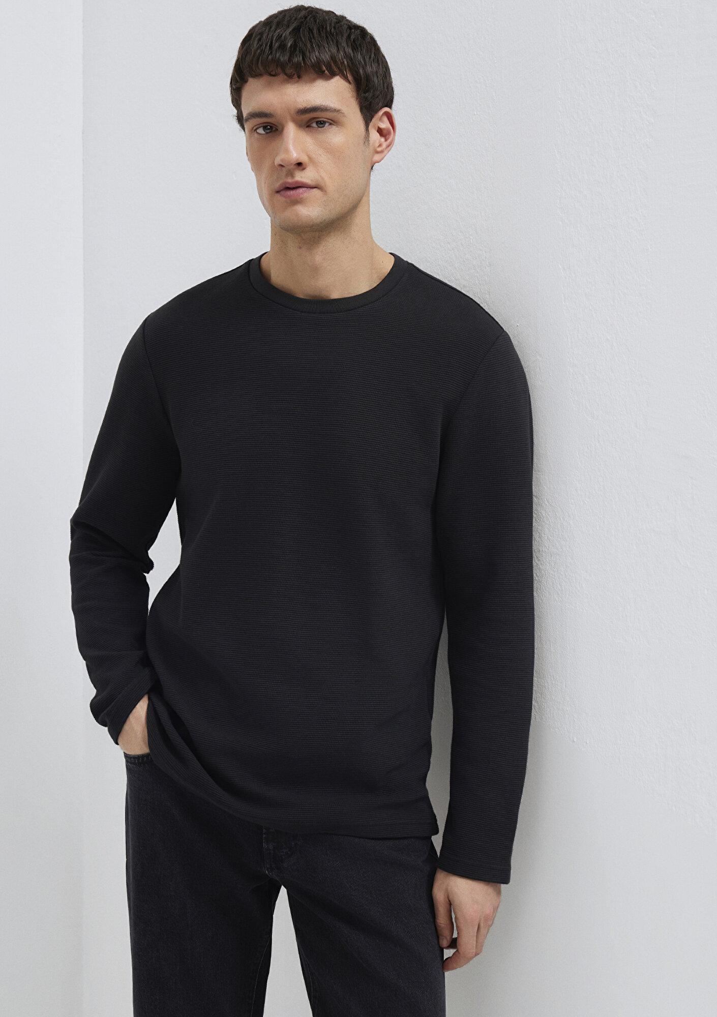 Mavi Uzun Kollu Dokulu Siyah Tişört Slim Fit / Dar Kesim 064622-21842