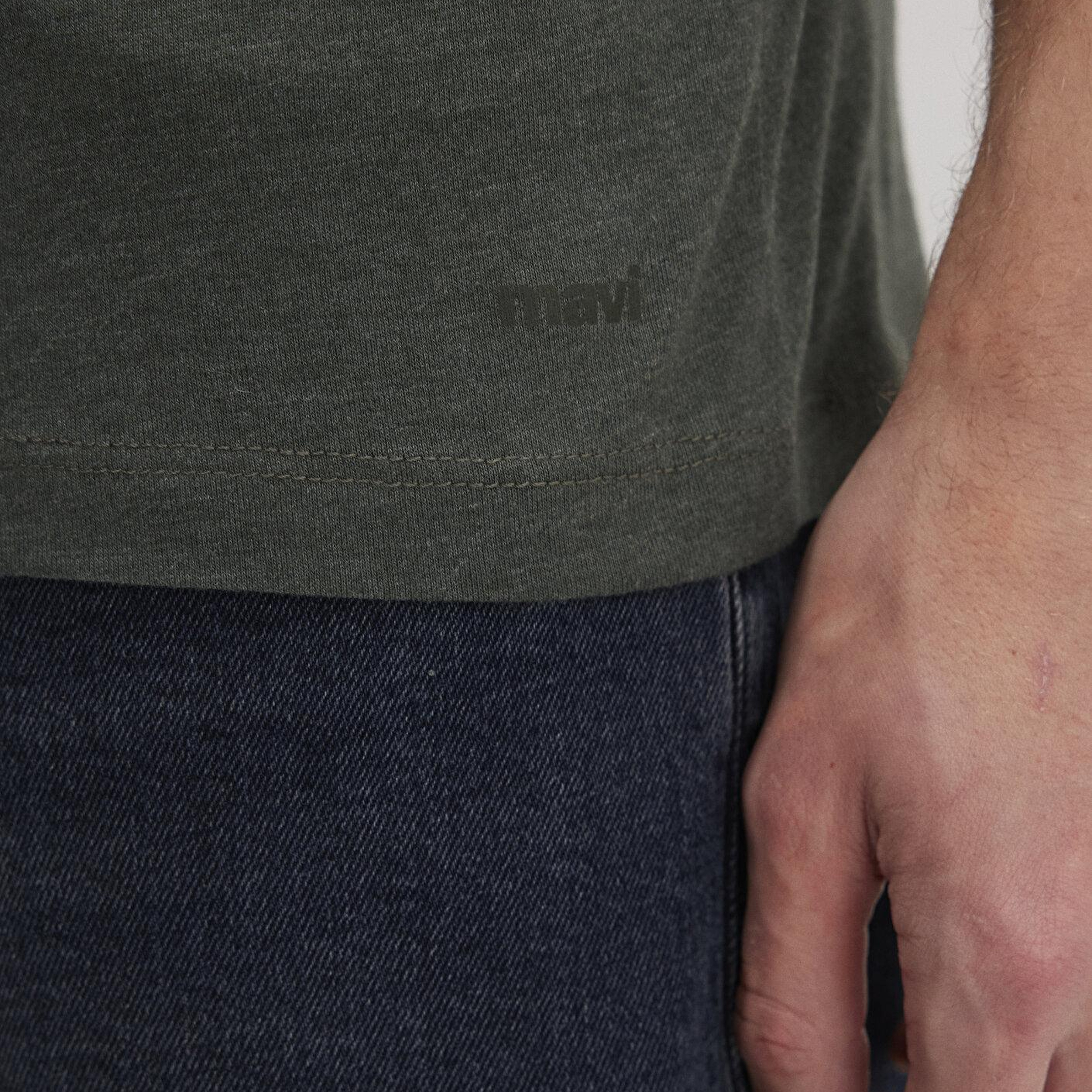 Mavi Stretch V Yaka Yeşil Basic Tişört Fitted / Vücuda Oturan Kesim 061748-25752