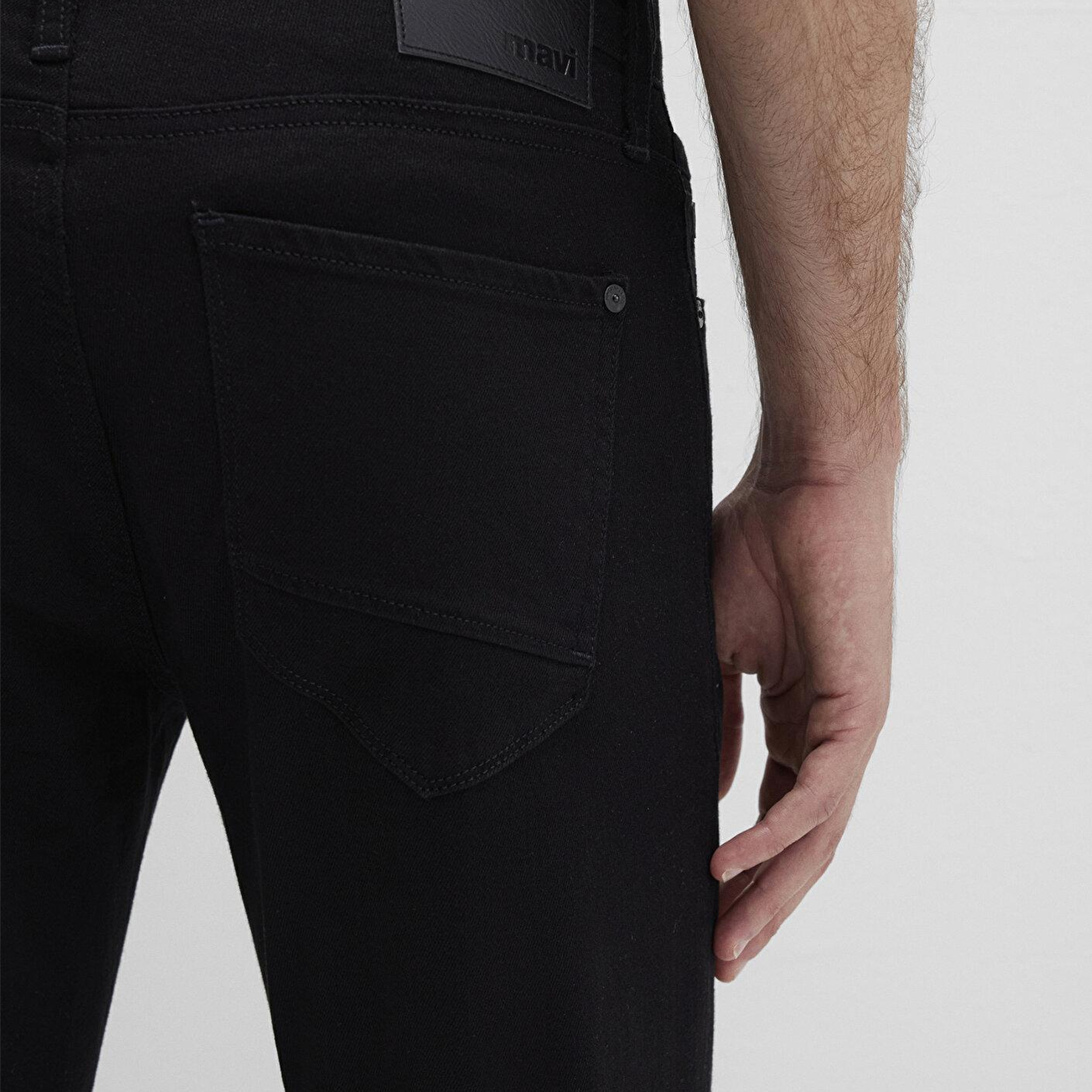 Mavi James Siyah Comfort Jean Pantolon 0042423313