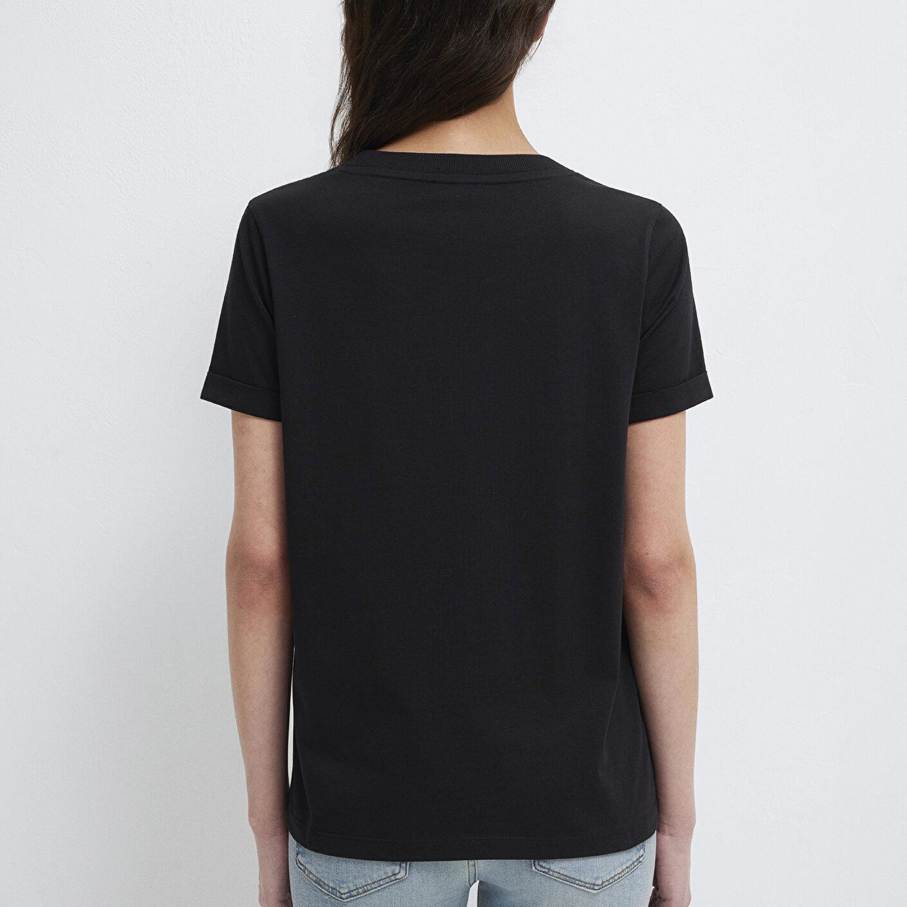 Mavi V Yaka Siyah Basic Tişört Regular Fit / Normal Kesim 166248-900