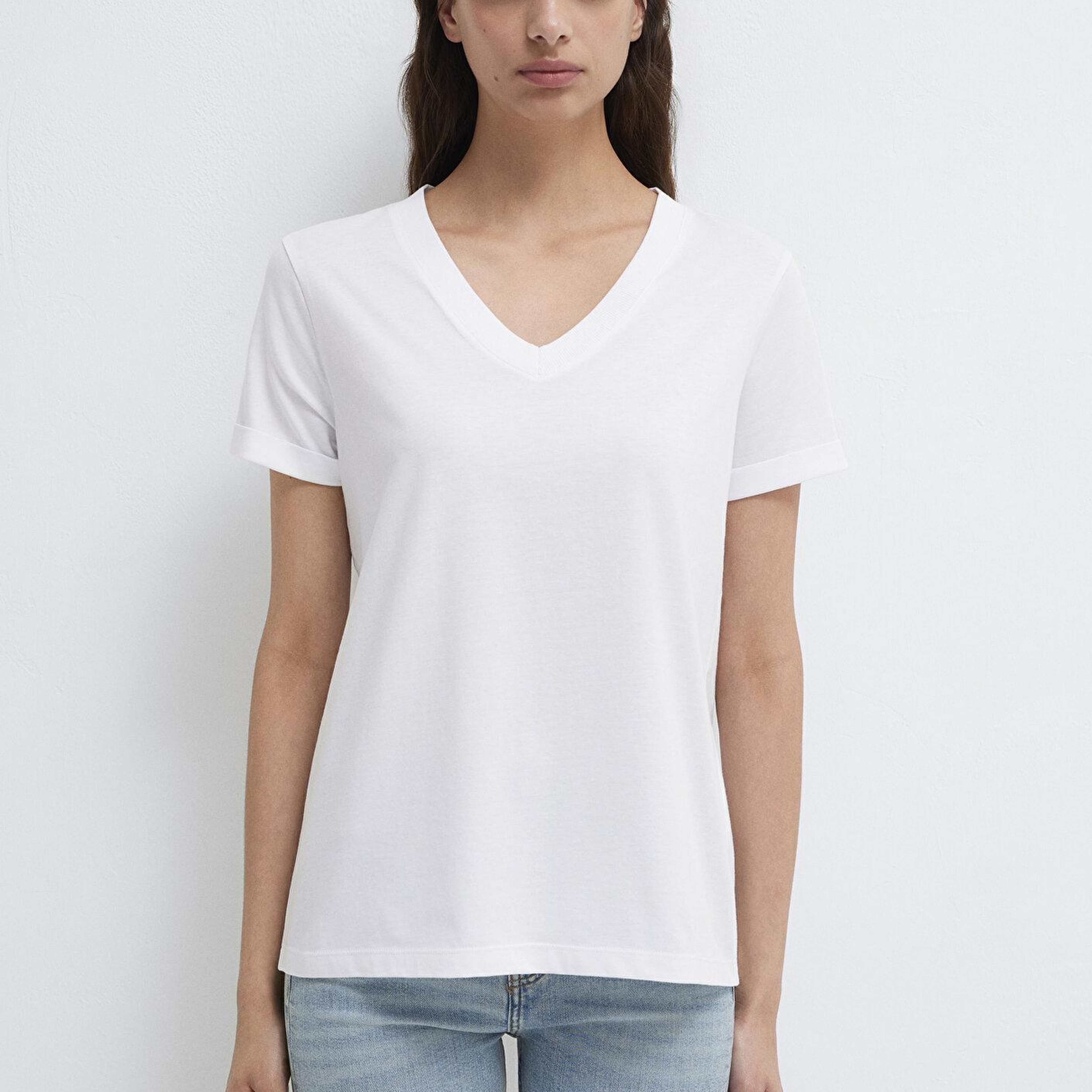 Mavi V Yaka Beyaz Basic Tişört Regular Fit / Normal Kesim 166248-620