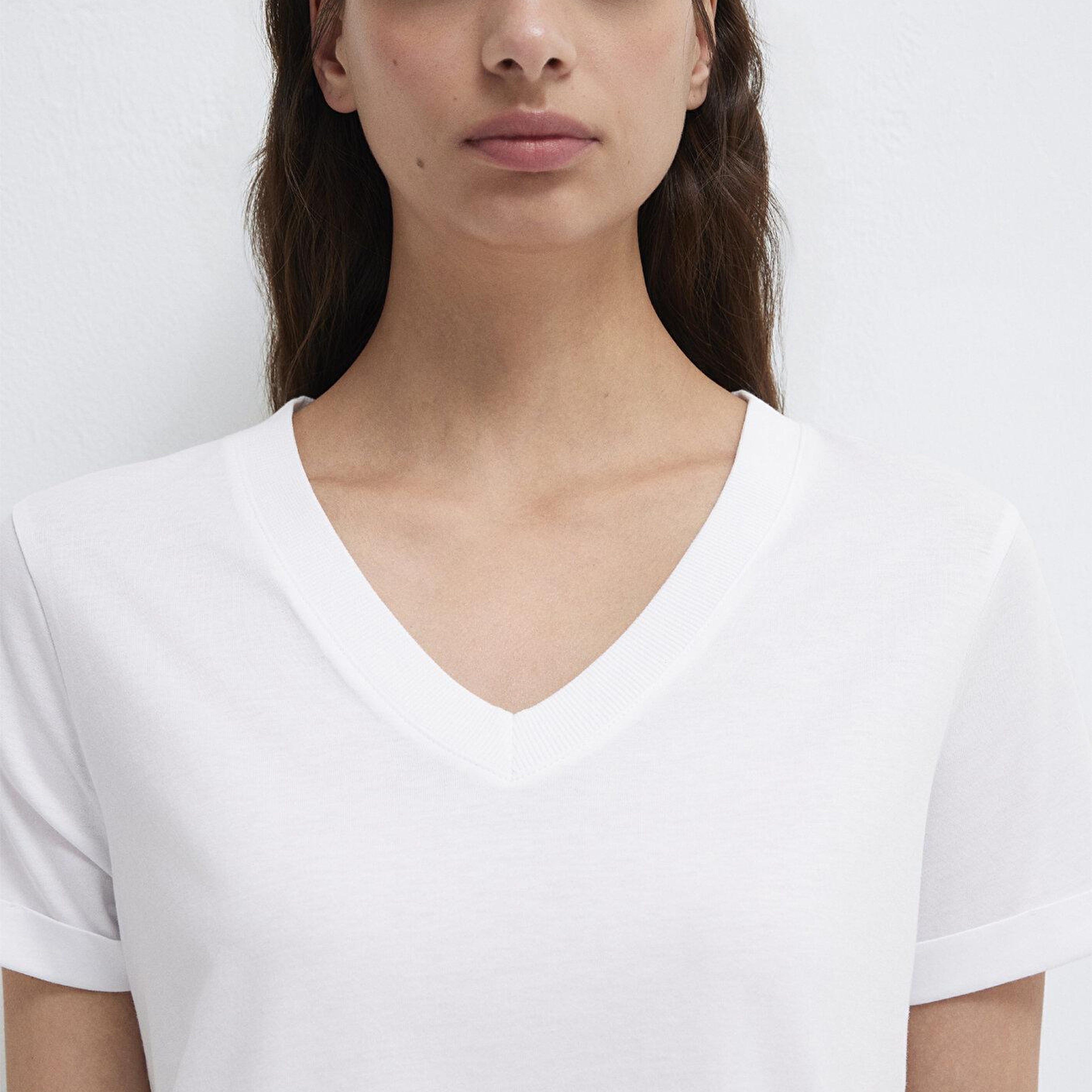 Mavi V Yaka Beyaz Basic Tişört Regular Fit / Normal Kesim 166248-620