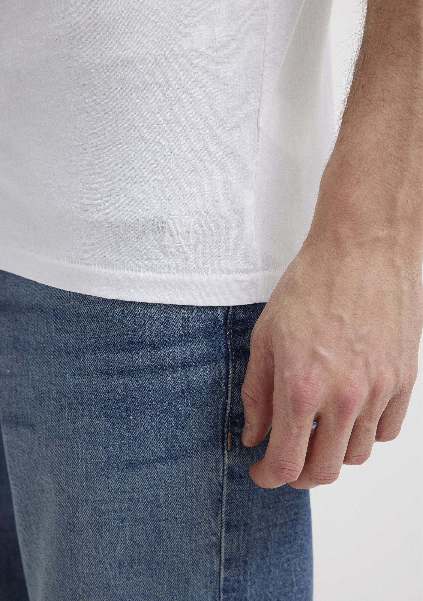 Mavi Yaka Detaylı Beyaz Tişört Fitted / Vücuda Oturan Kesim 064019-620