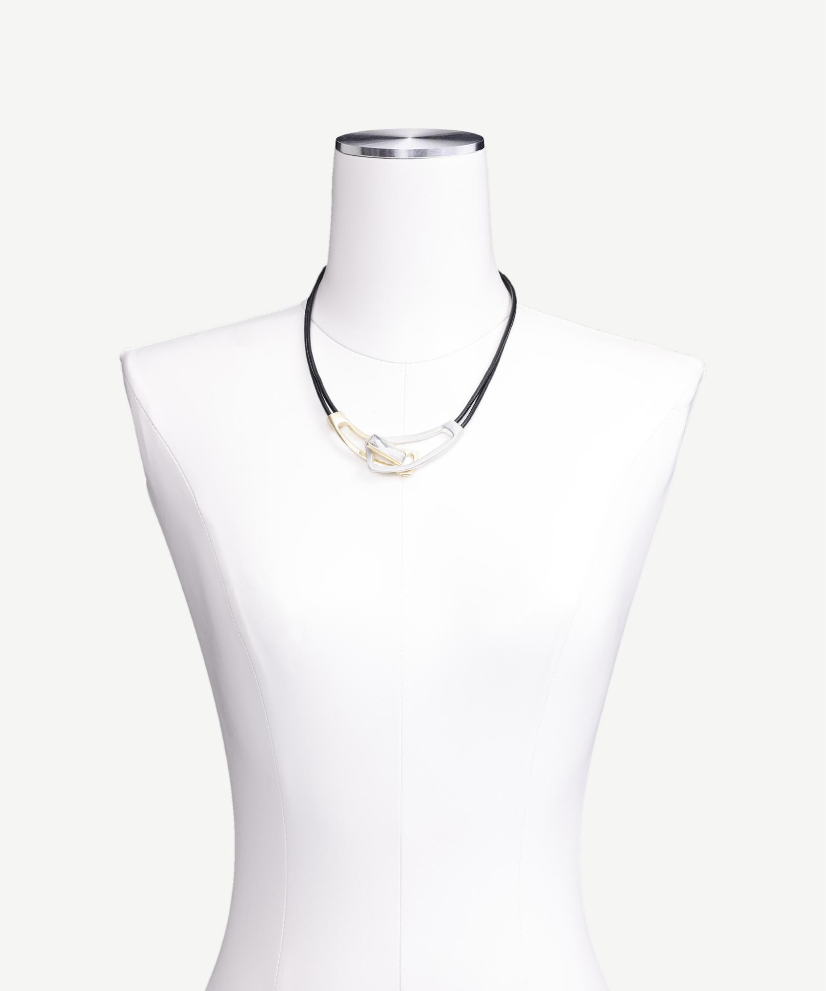 YARGICI Metal Uç Detaylı Kolye