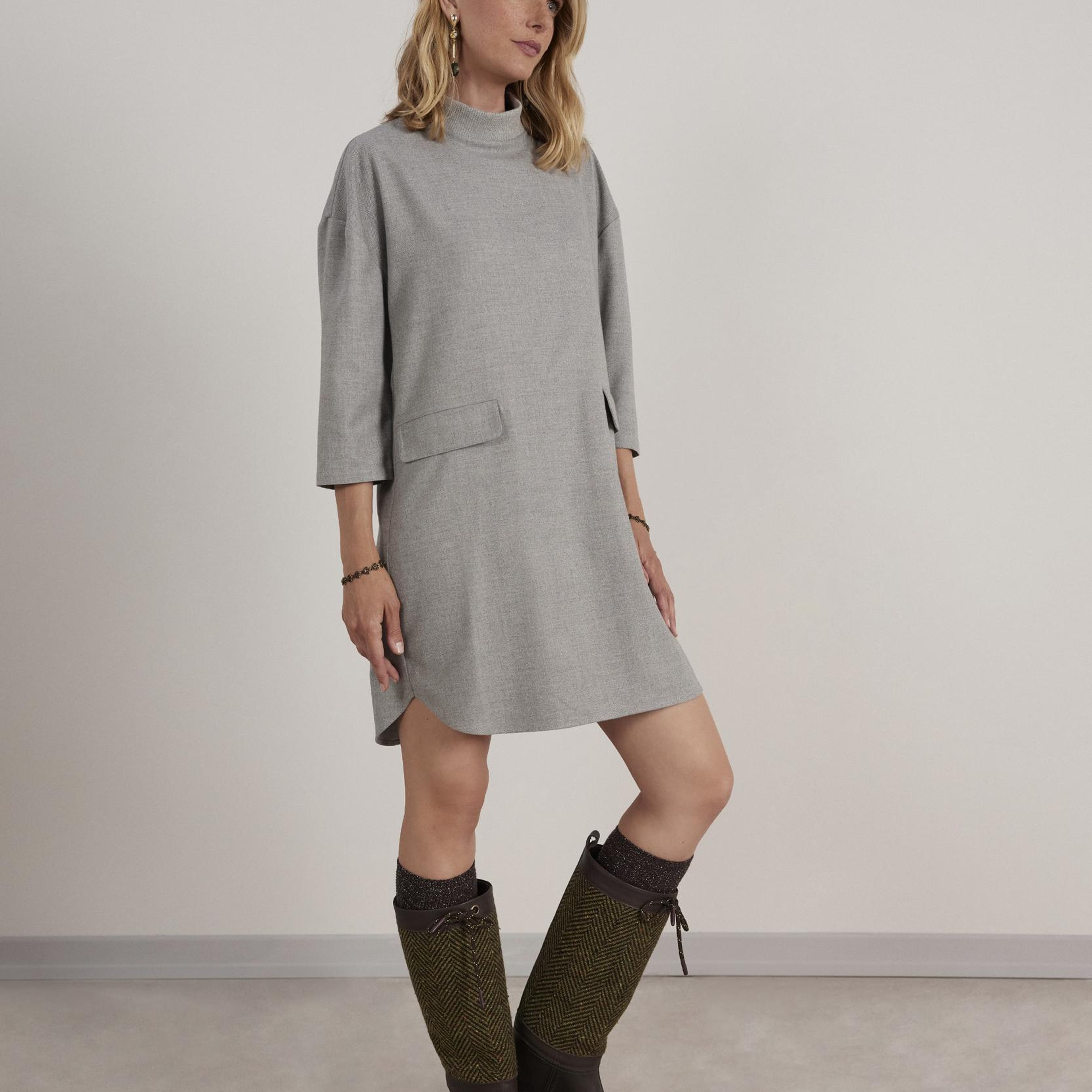 YARGICI Dik Yakalı Elbise