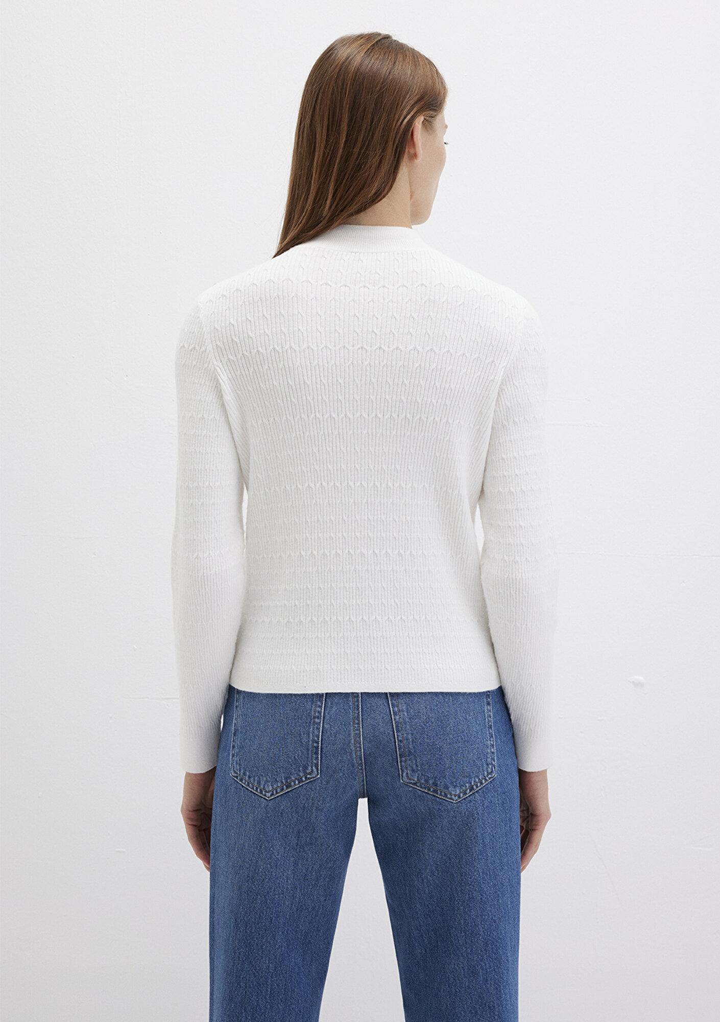 Mavi Omuz Detaylı Ekru Kazak Slim Fit / Dar Kesim 1710798-70057