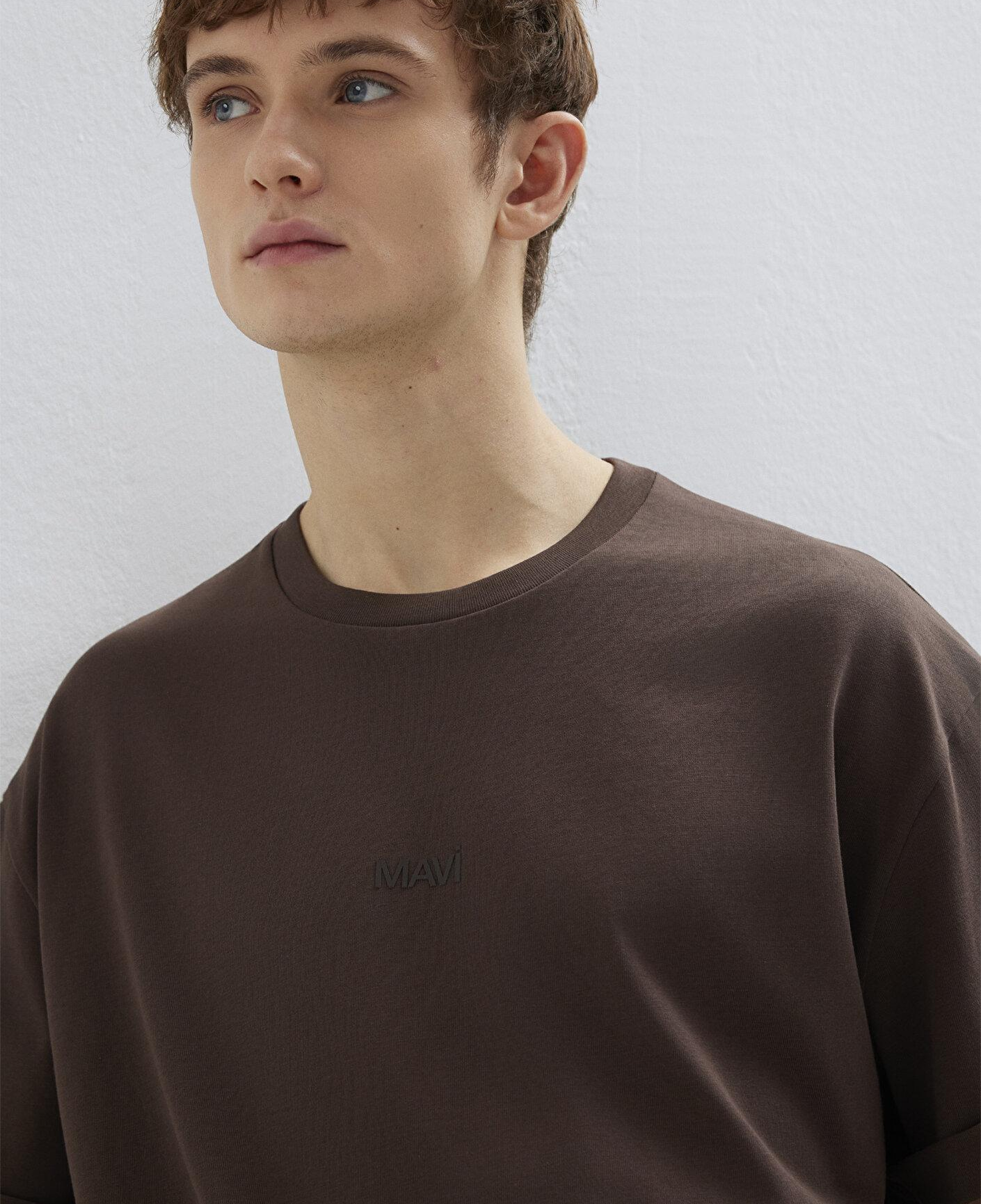 Mavi Mavi Logo Kahverengi Basic Tişört Relaxed Fit / Rahat Kesim 0613093-70251