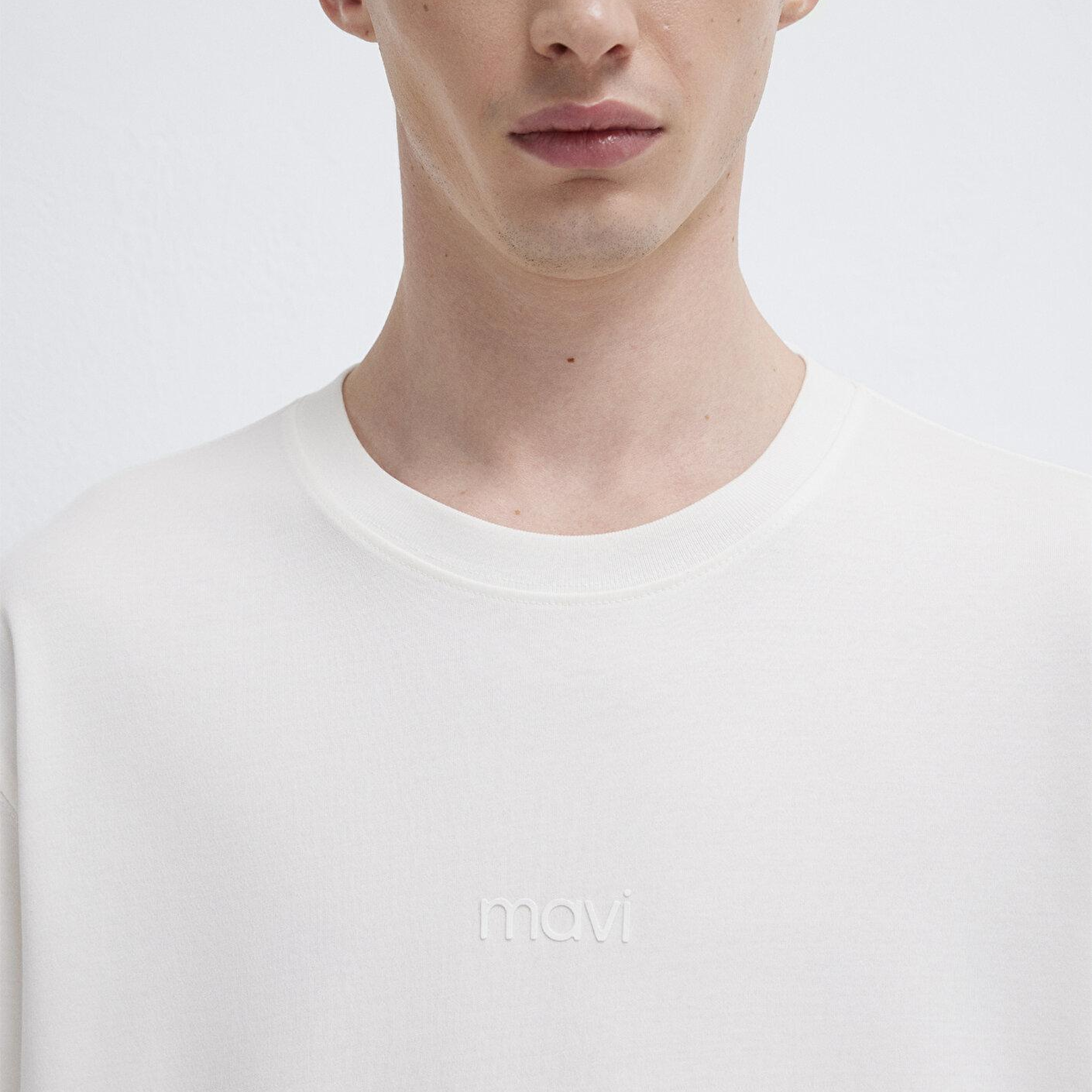 Mavi Mavi Logo Beyaz Basic İnterlok Tişört Loose Fit / Bol Rahat Kesim 0613102-80194