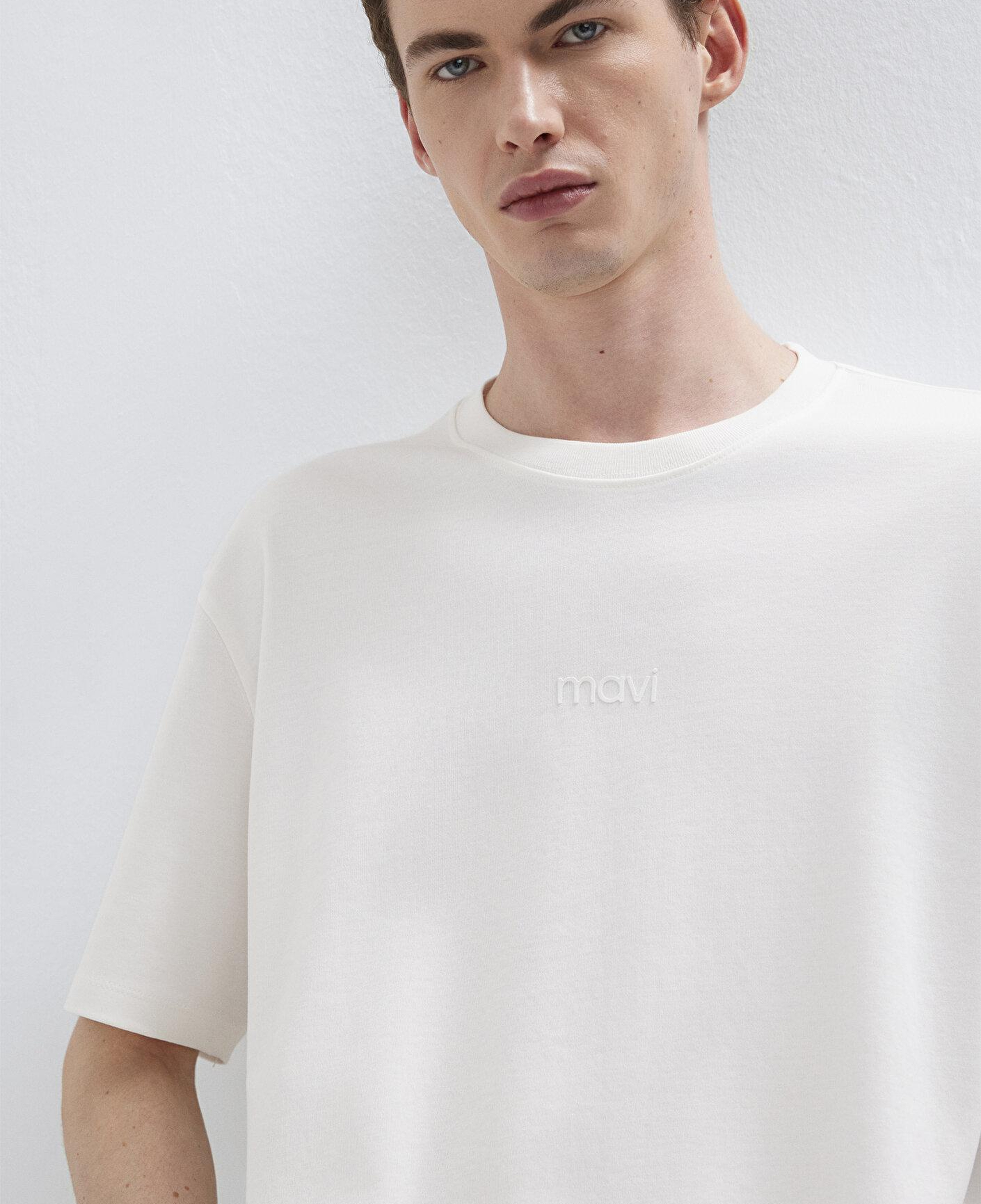 Mavi Mavi Logo Beyaz Basic İnterlok Tişört Loose Fit / Bol Rahat Kesim 0613102-80194