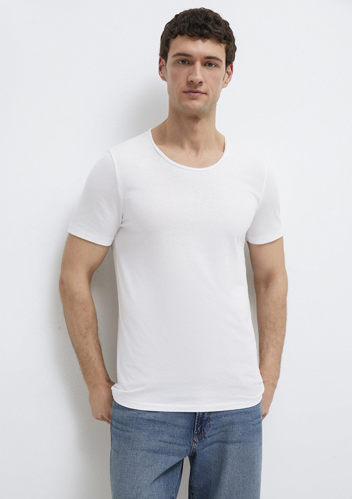 Mavi Yaka Detaylı Beyaz Tişört Fitted / Vücuda Oturan Kesim 064019-620