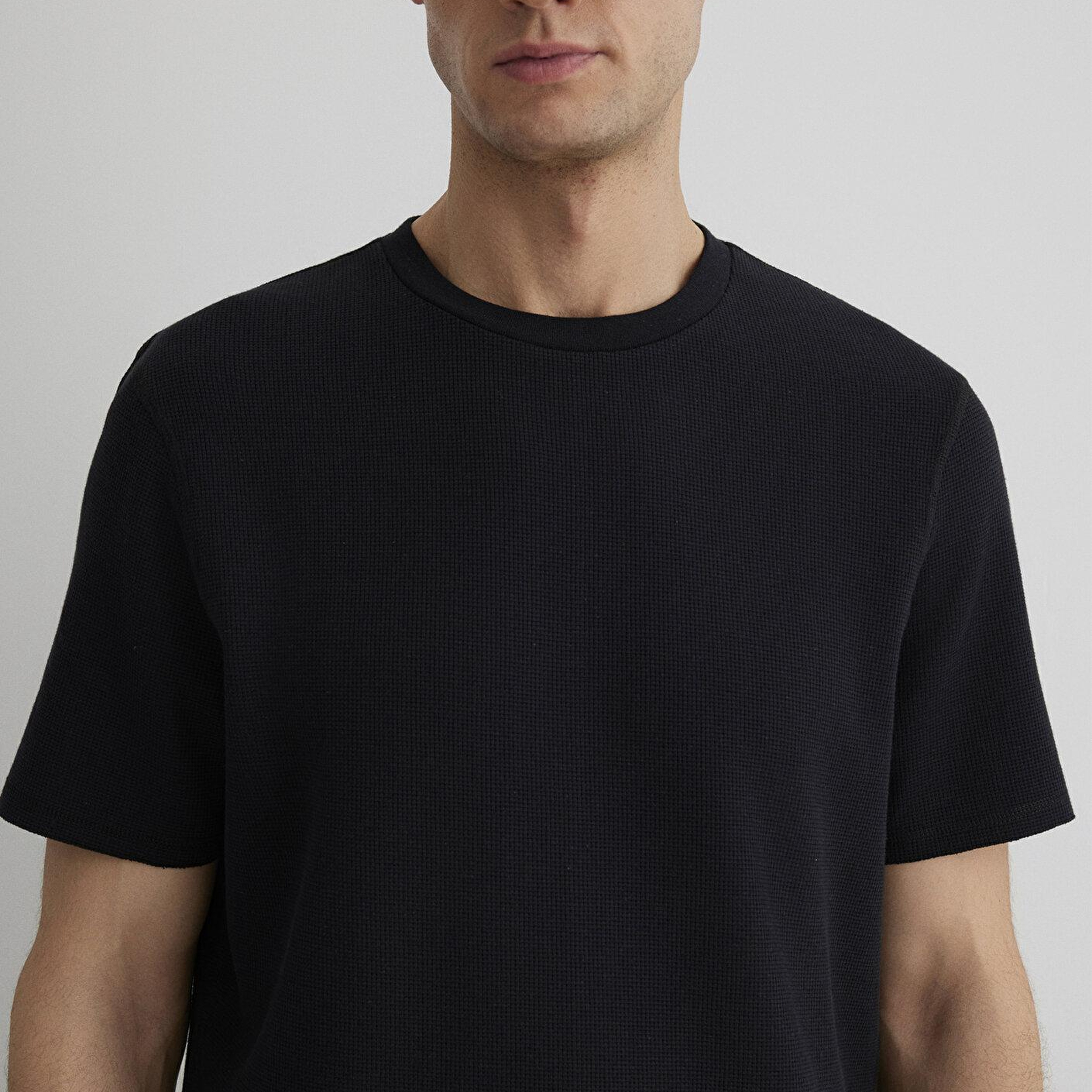 Mavi Dokulu Siyah Basic Tişört Regular Fit / Normal Kesim 0610277-900
