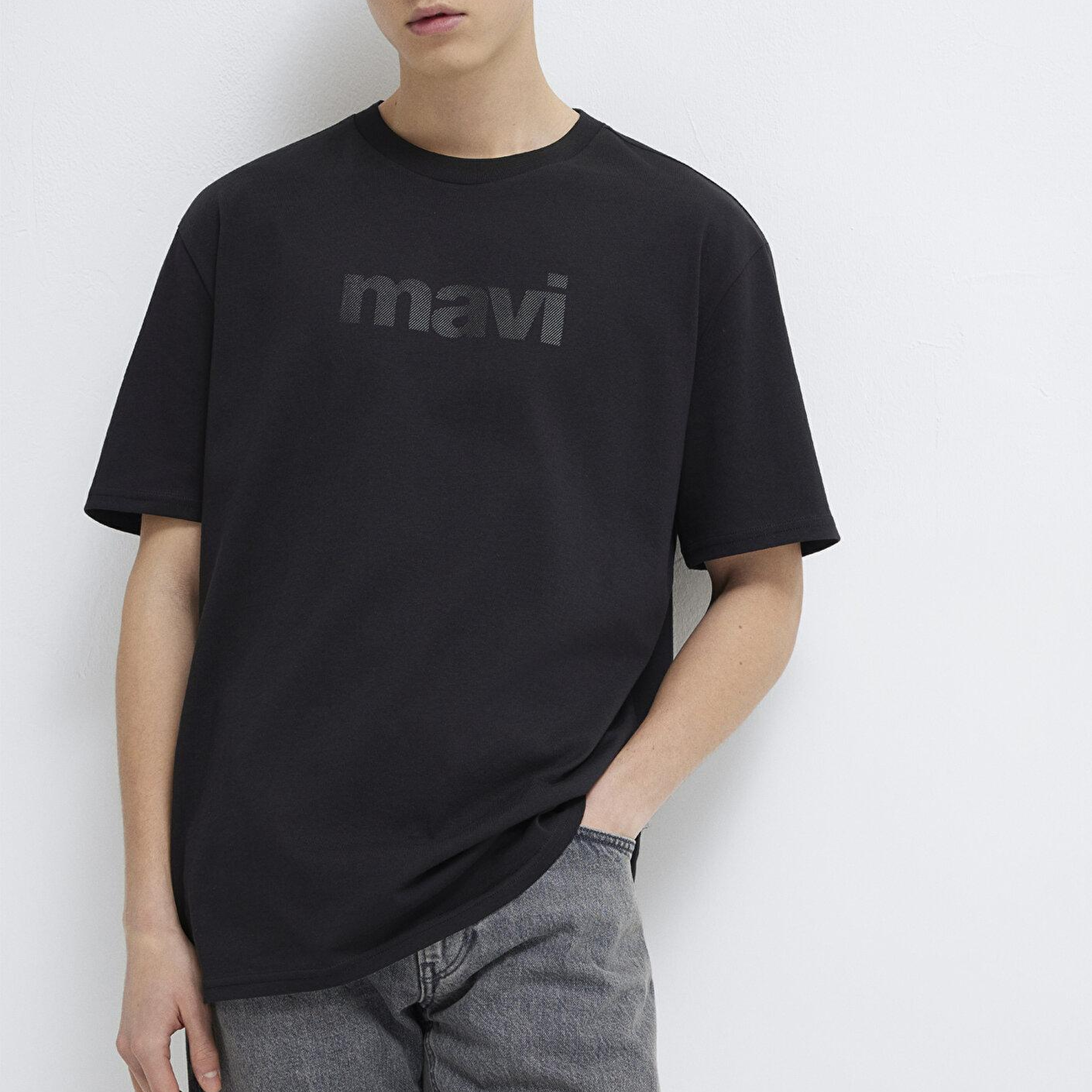 Mavi Mavi Logo Baskılı Siyah Tişört Loose Fit / Bol Rahat Kesim 0611807-900
