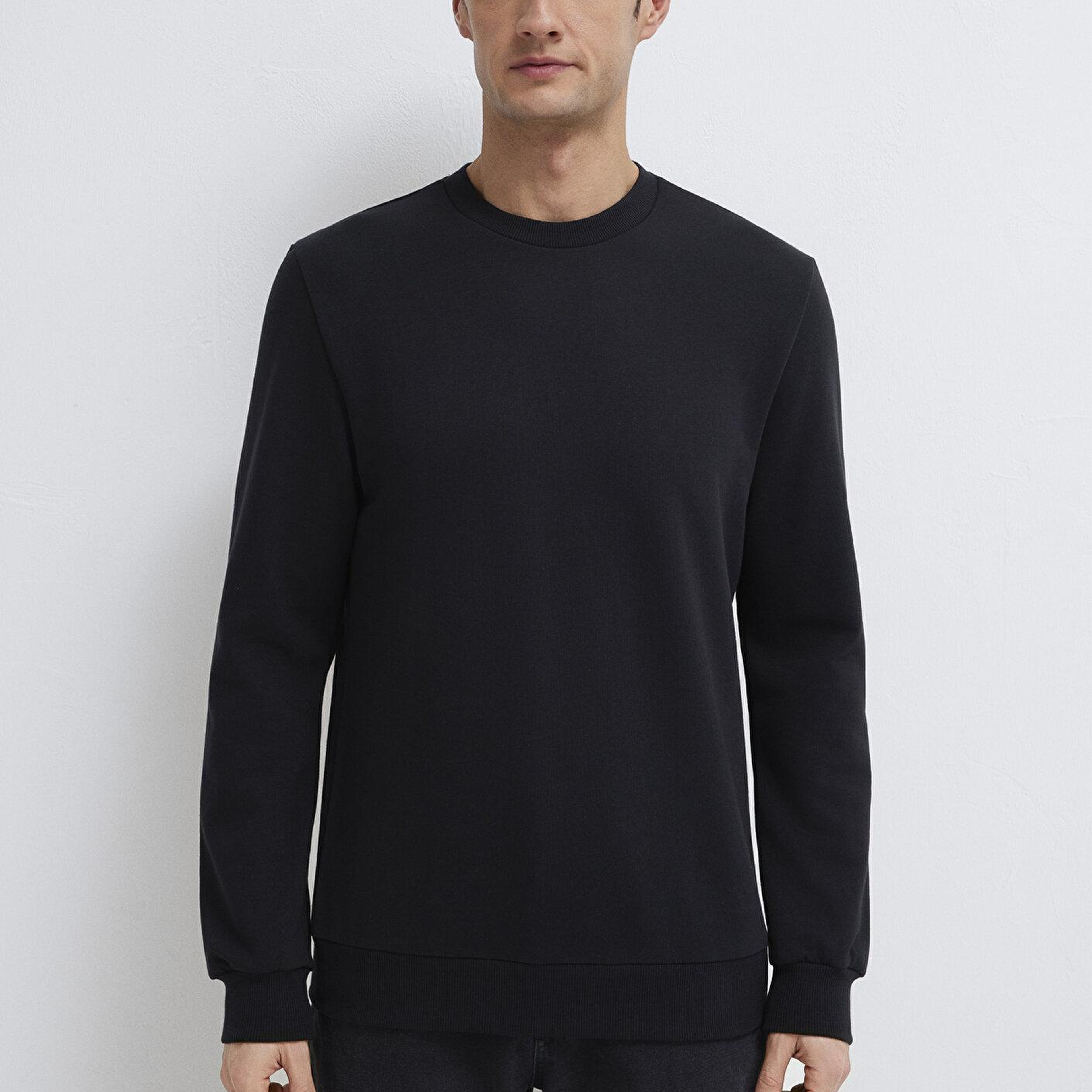 Mavi Bisiklet Yaka Siyah Sweatshirt 0S10457-900