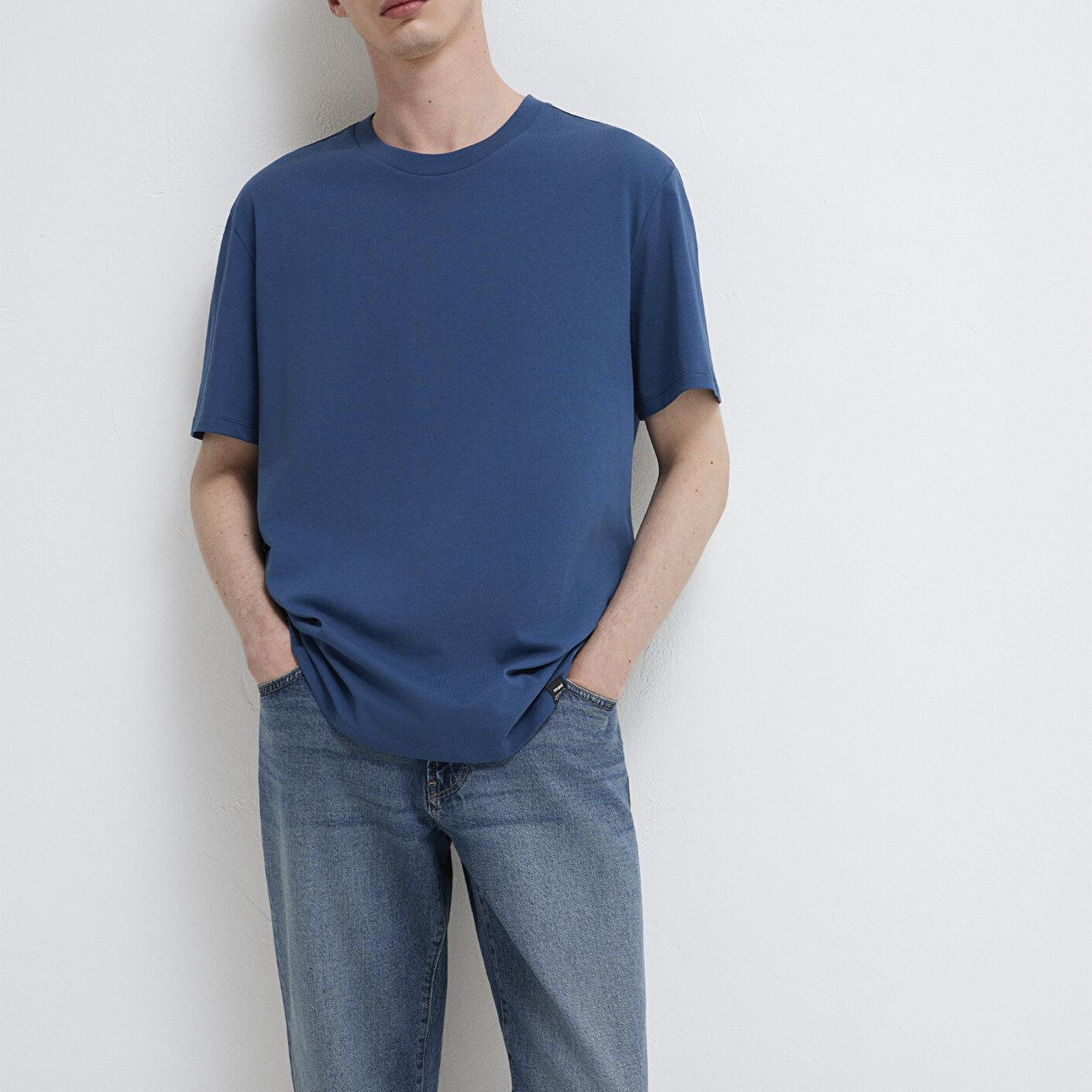 Mavi Etiket Detaylı Mavi Basic Tişört Loose Fit / Bol Rahat Kesim 0611824-90609