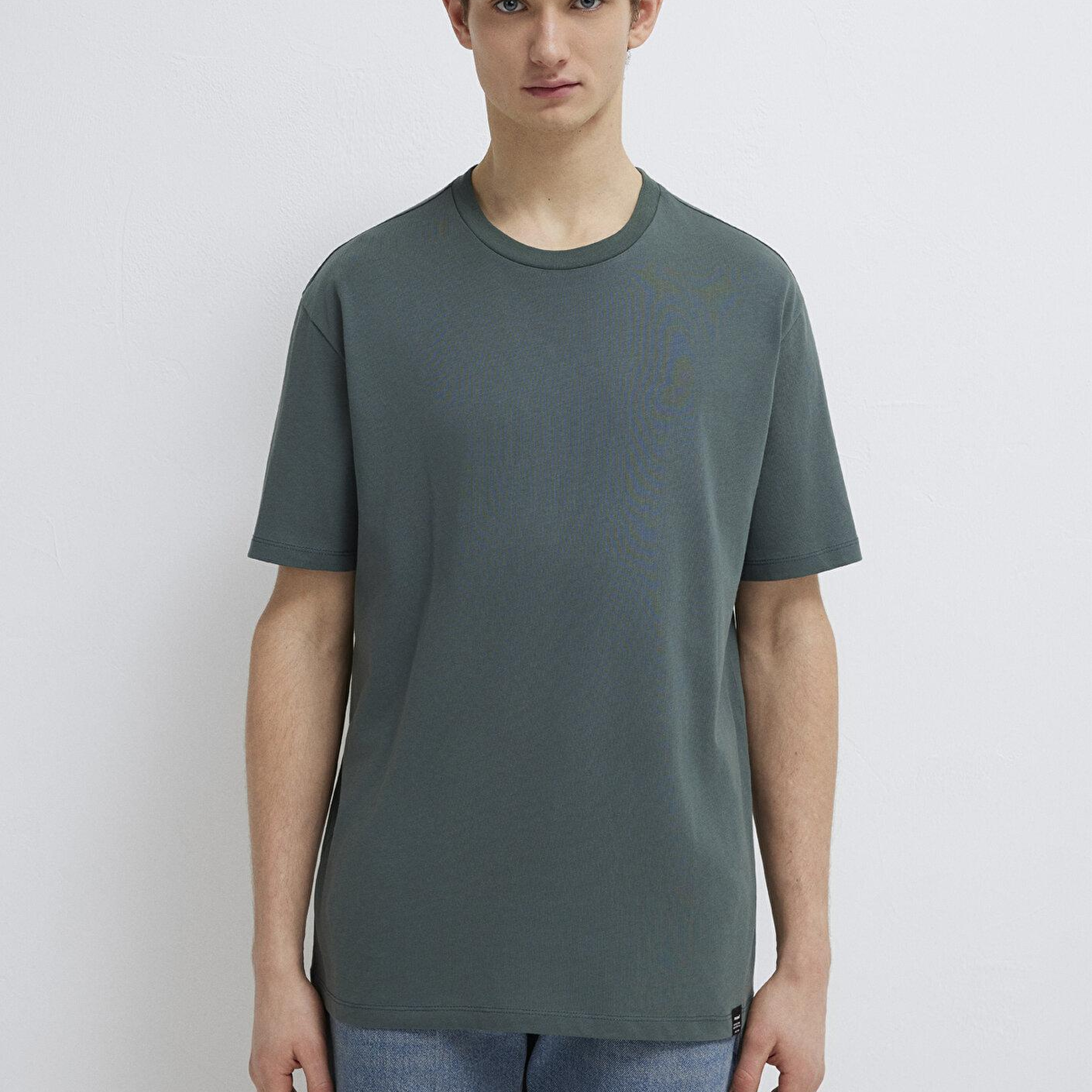 Mavi Etiket Detaylı Yeşil Basic Tişört Loose Fit / Bol Rahat Kesim 0611824-71598