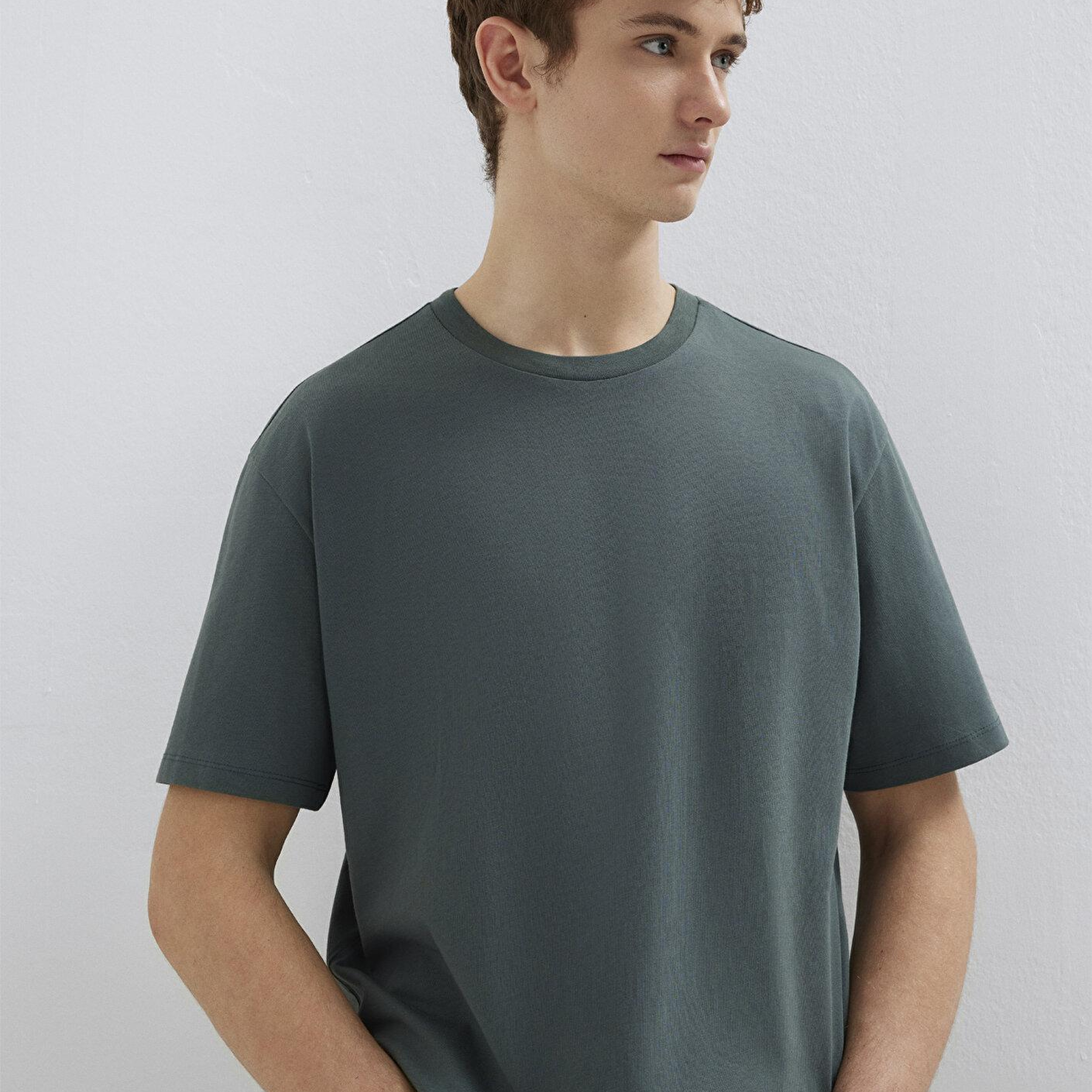 Mavi Etiket Detaylı Yeşil Basic Tişört Loose Fit / Bol Rahat Kesim 0611824-71598