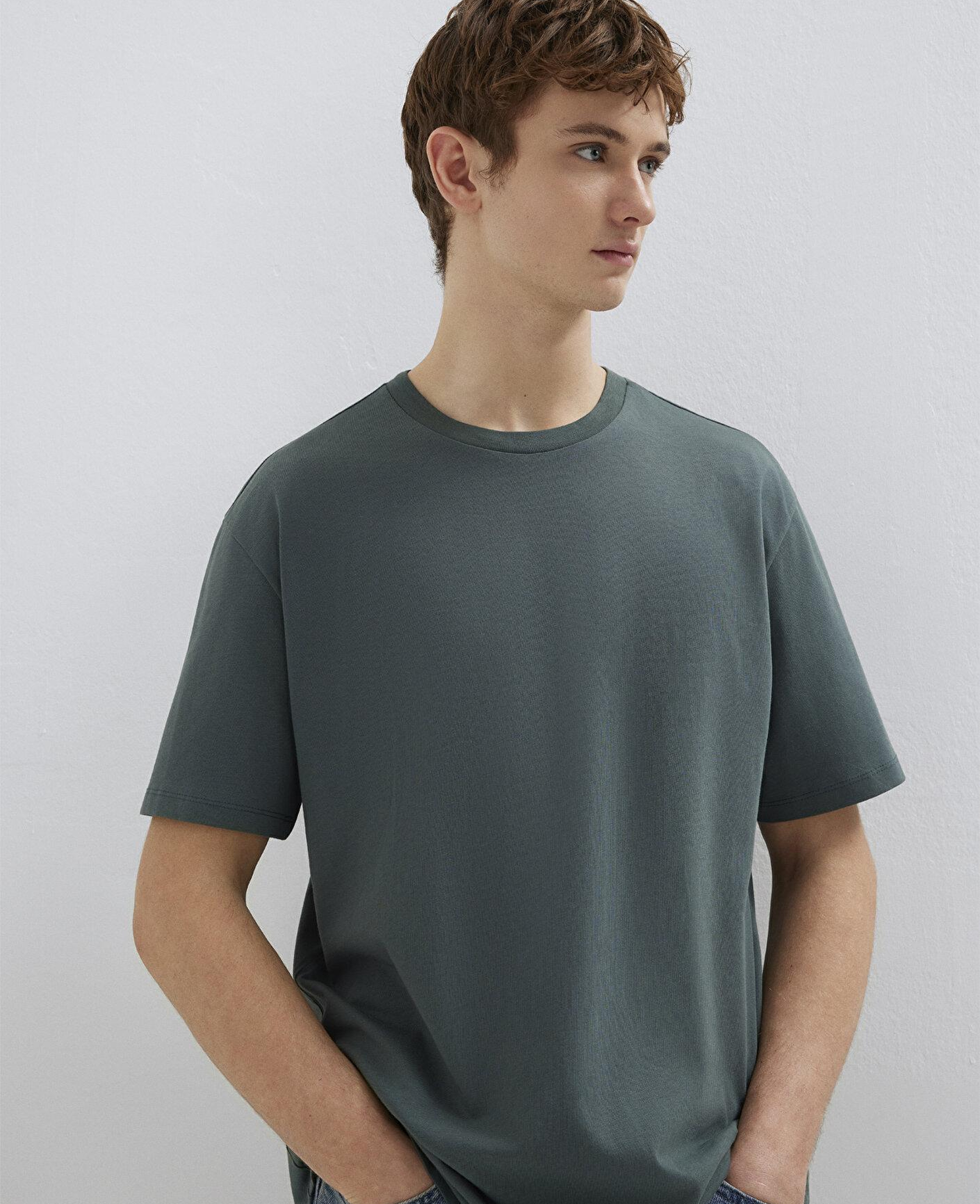 Mavi Etiket Detaylı Yeşil Basic Tişört Loose Fit / Bol Rahat Kesim 0611824-71598