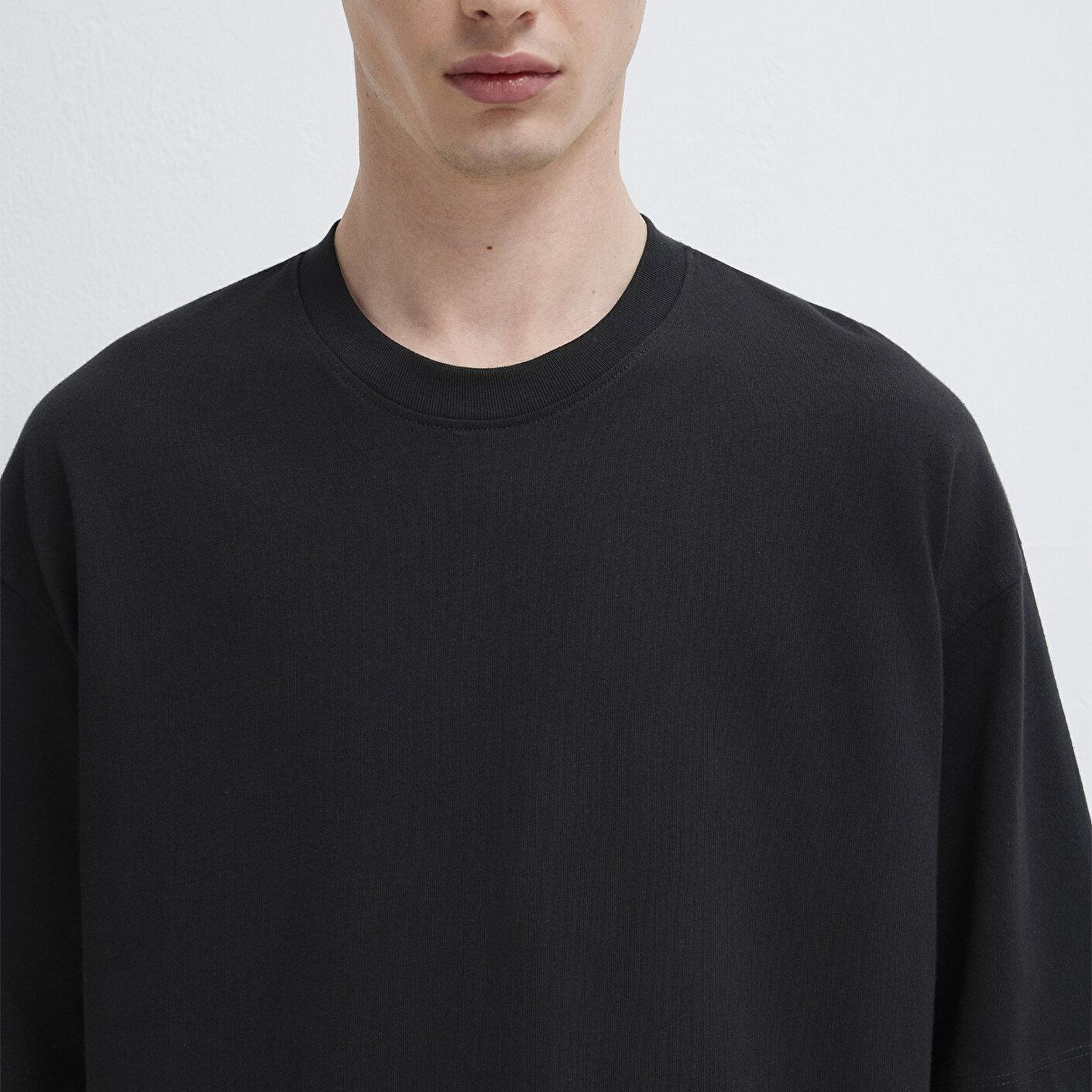 Mavi Bisiklet Yaka Siyah Basic Tişört Oversize / Geniş Kesim 0613113-900