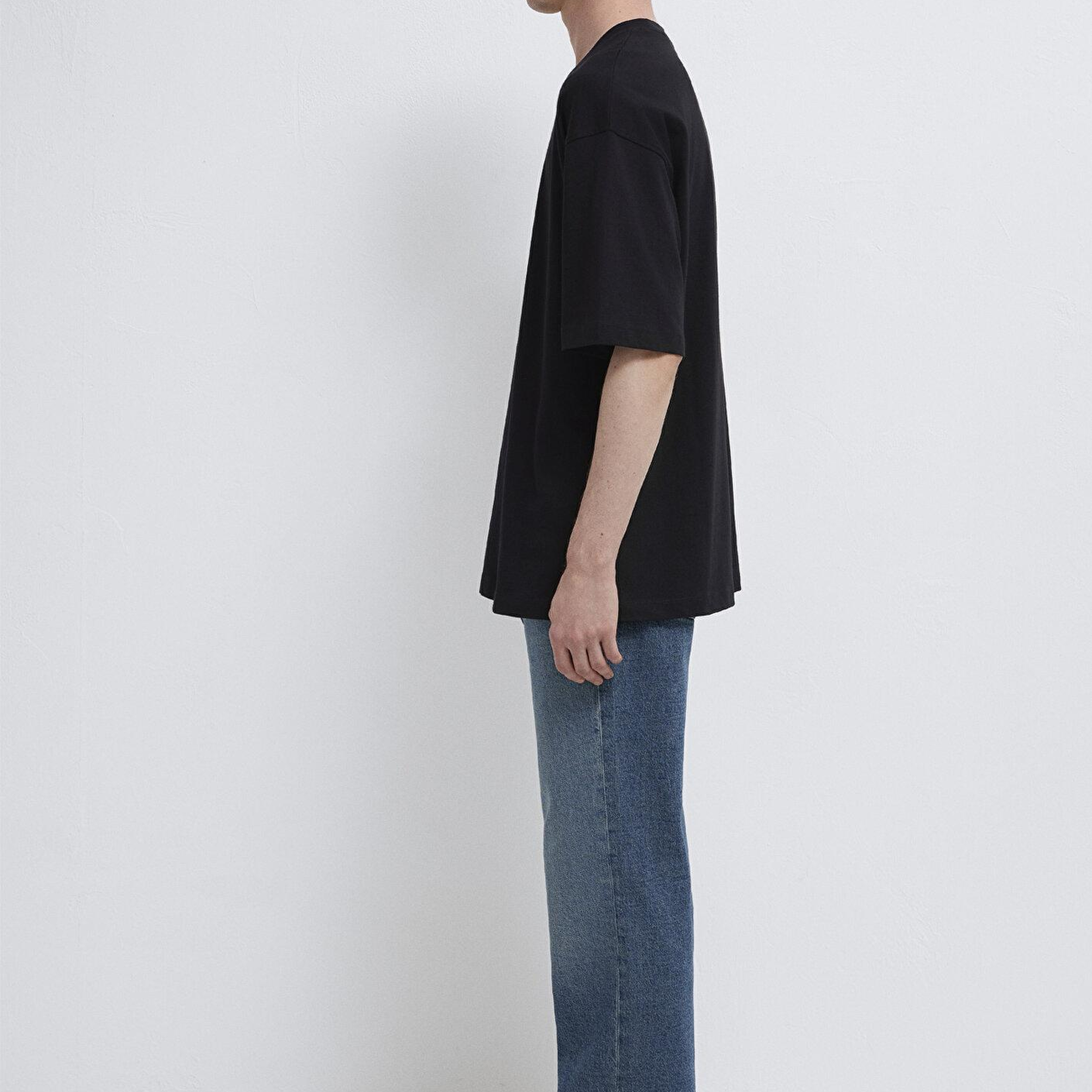 Mavi Bisiklet Yaka Siyah Basic Tişört Oversize / Geniş Kesim 0613113-900