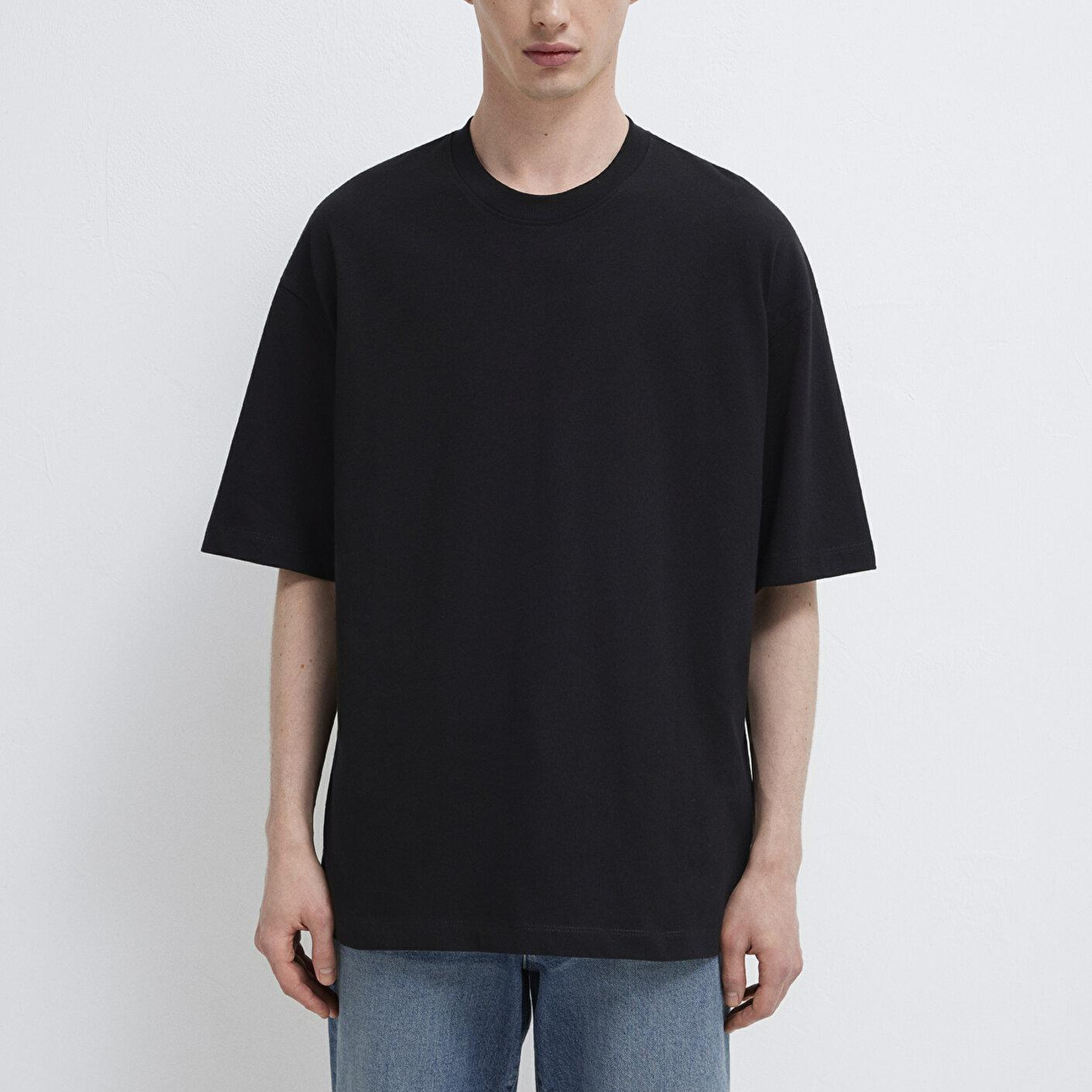 Mavi Bisiklet Yaka Siyah Basic Tişört Oversize / Geniş Kesim 0613113-900