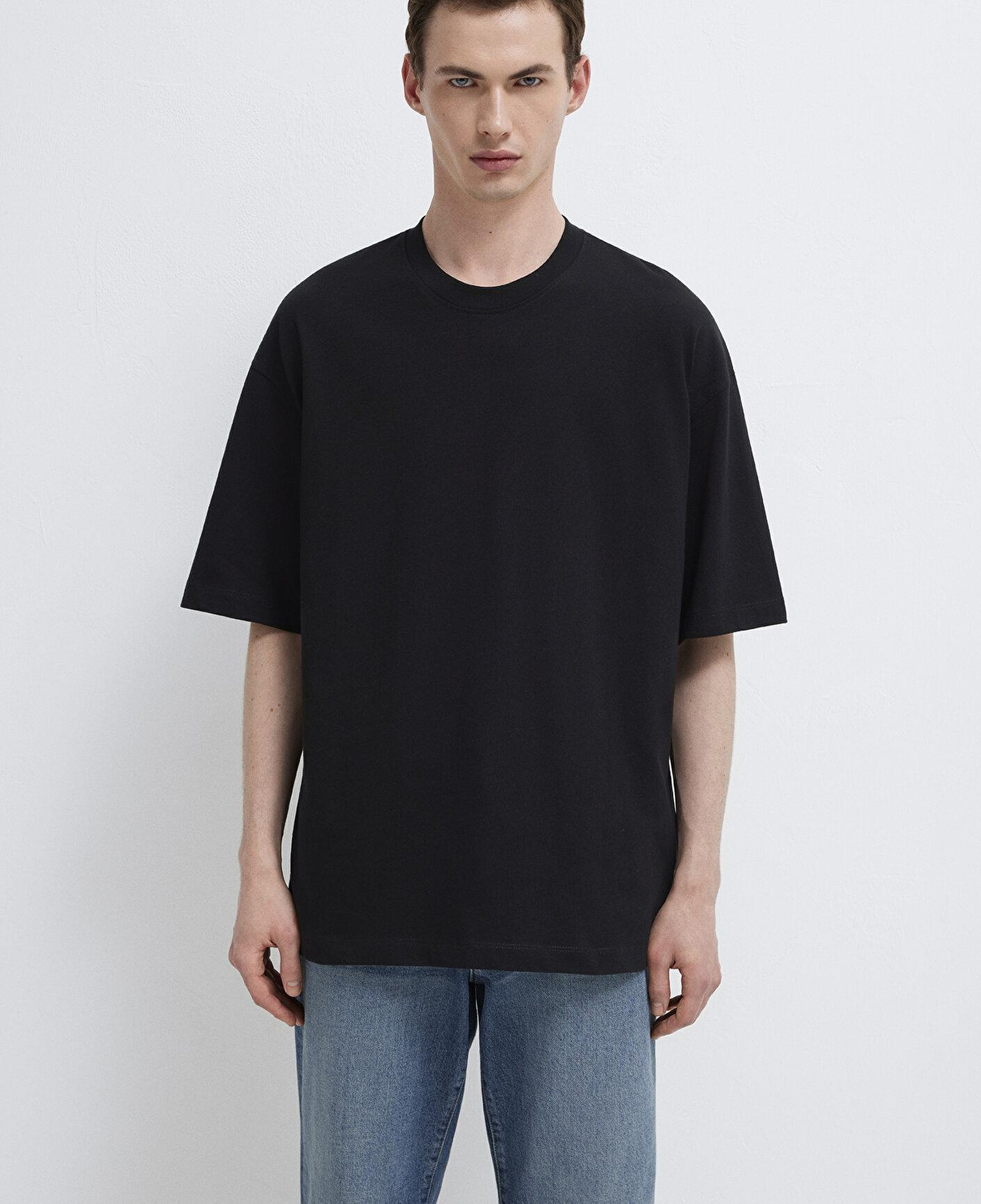 Mavi Bisiklet Yaka Siyah Basic Tişört Oversize / Geniş Kesim 0613113-900