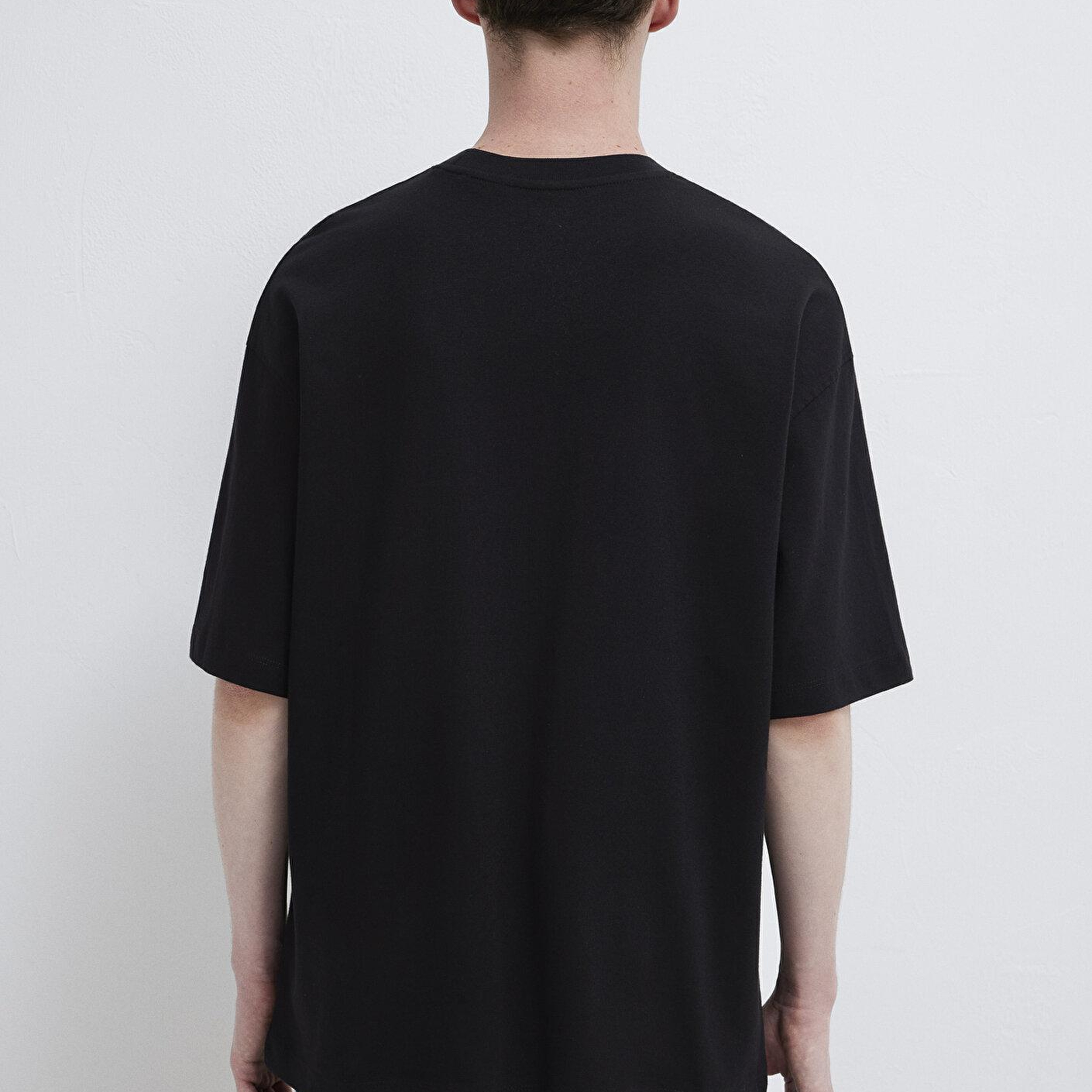 Mavi Bisiklet Yaka Siyah Basic Tişört Oversize / Geniş Kesim 0613113-900