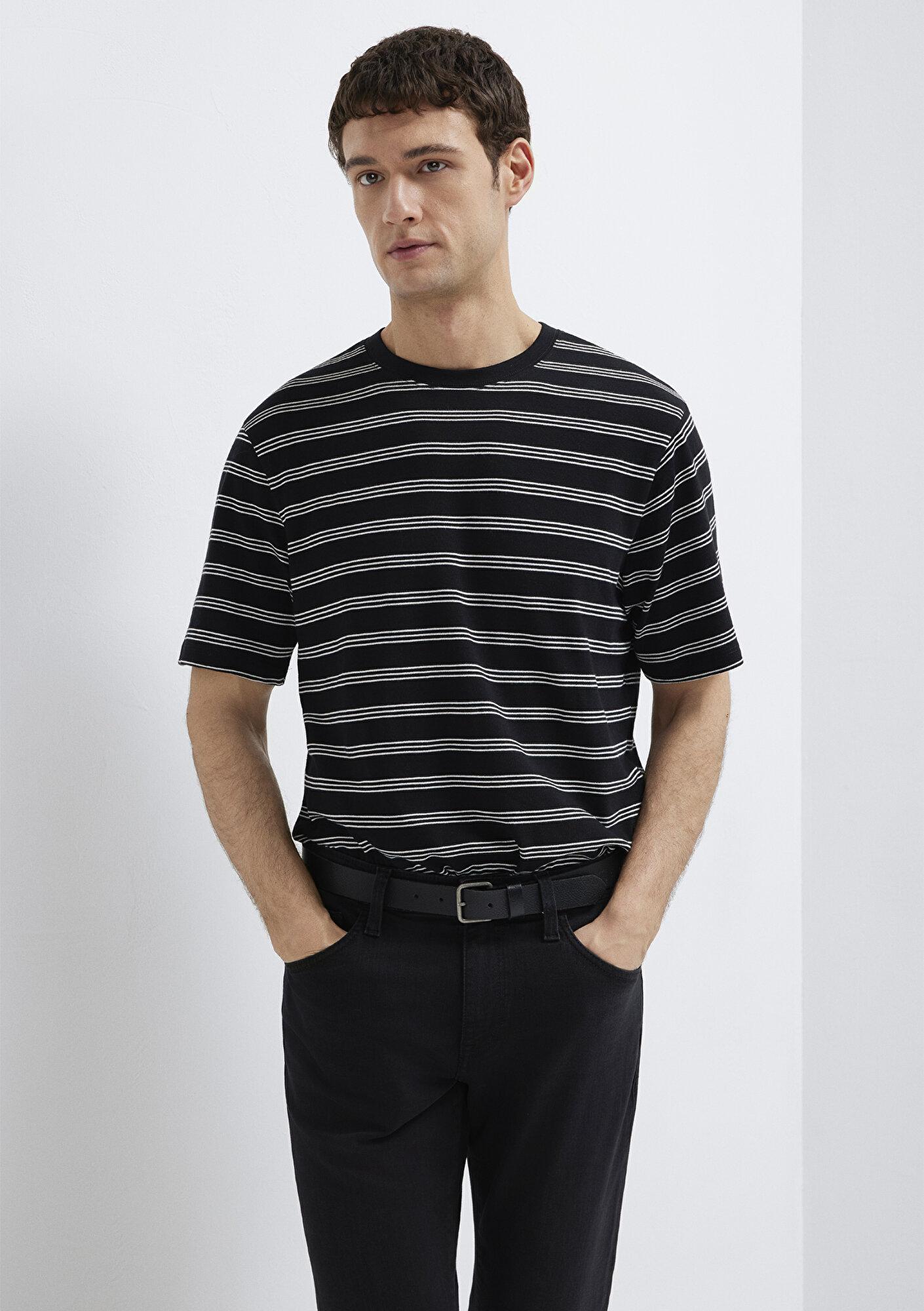 Mavi Çizgili Siyah Tişört Regular Fit / Normal Kesim 0613134-900