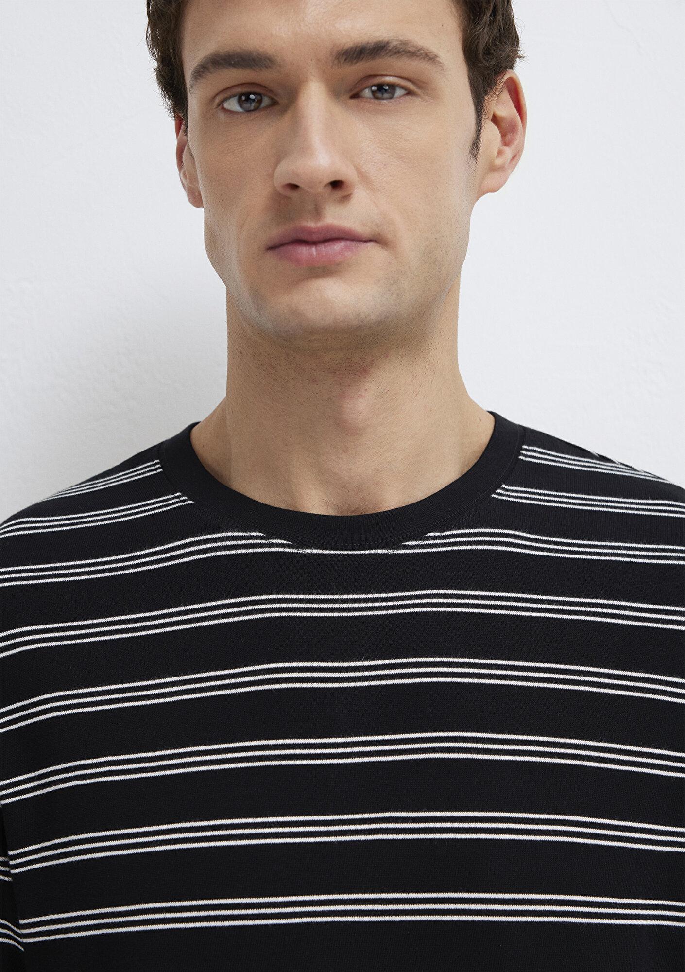 Mavi Çizgili Siyah Tişört Regular Fit / Normal Kesim 0613134-900