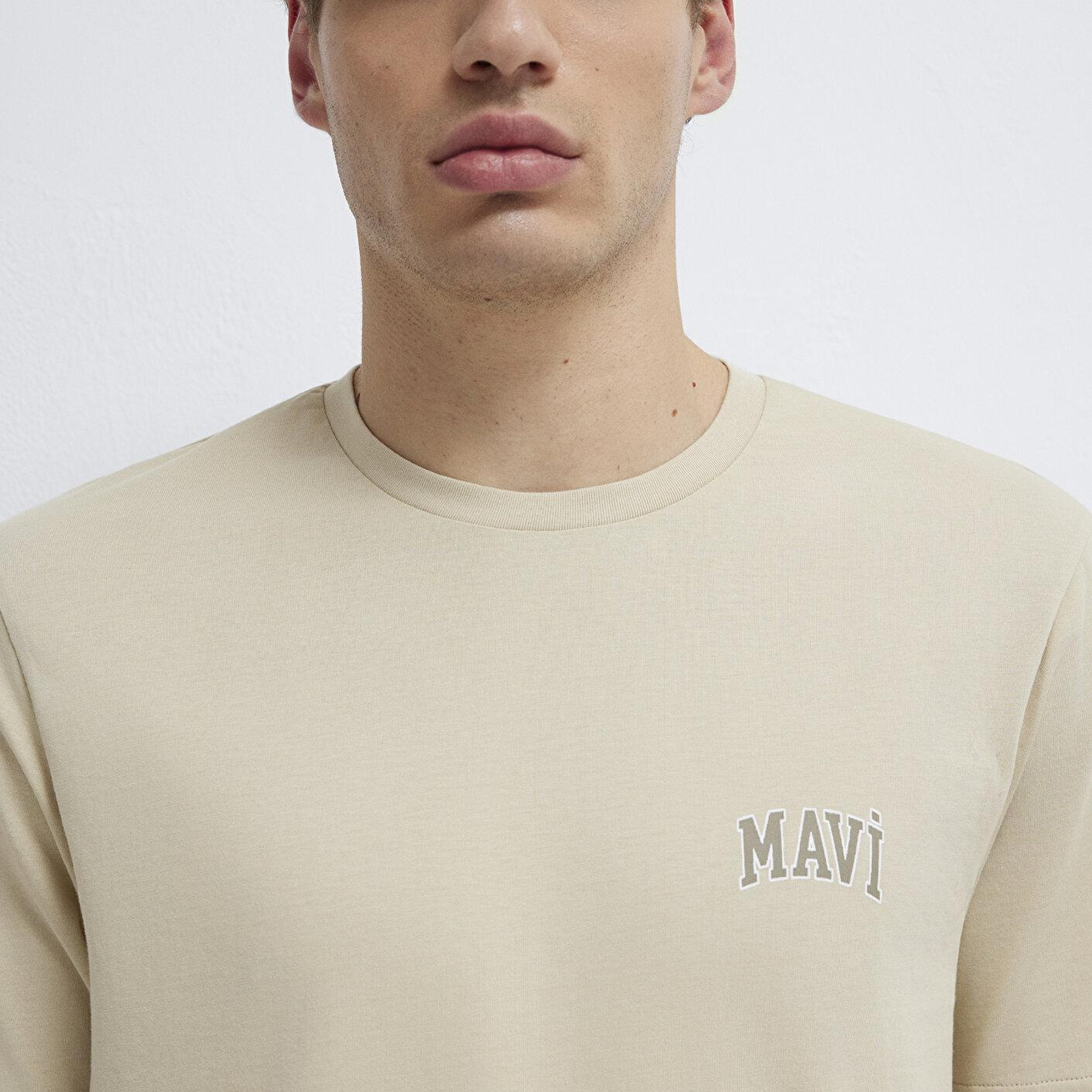 Mavi Mavi Logo Baskılı Bej Tişört Regular Fit / Normal Kesim 0611714-70325