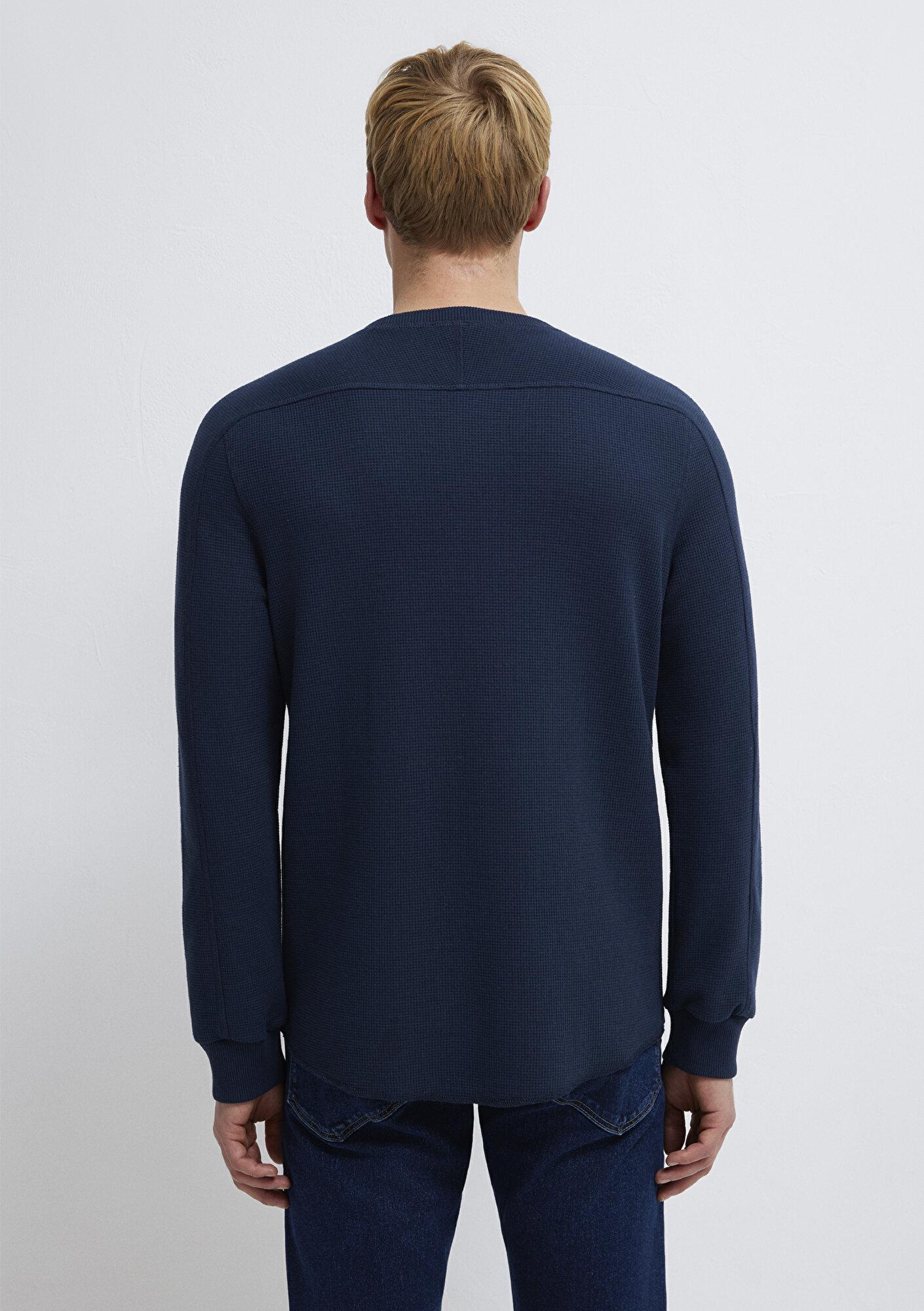 Mavi Uzun Kollu Dokulu Lacivert Basic Tişört Slim Fit / Dar Kesim 0610106-70490