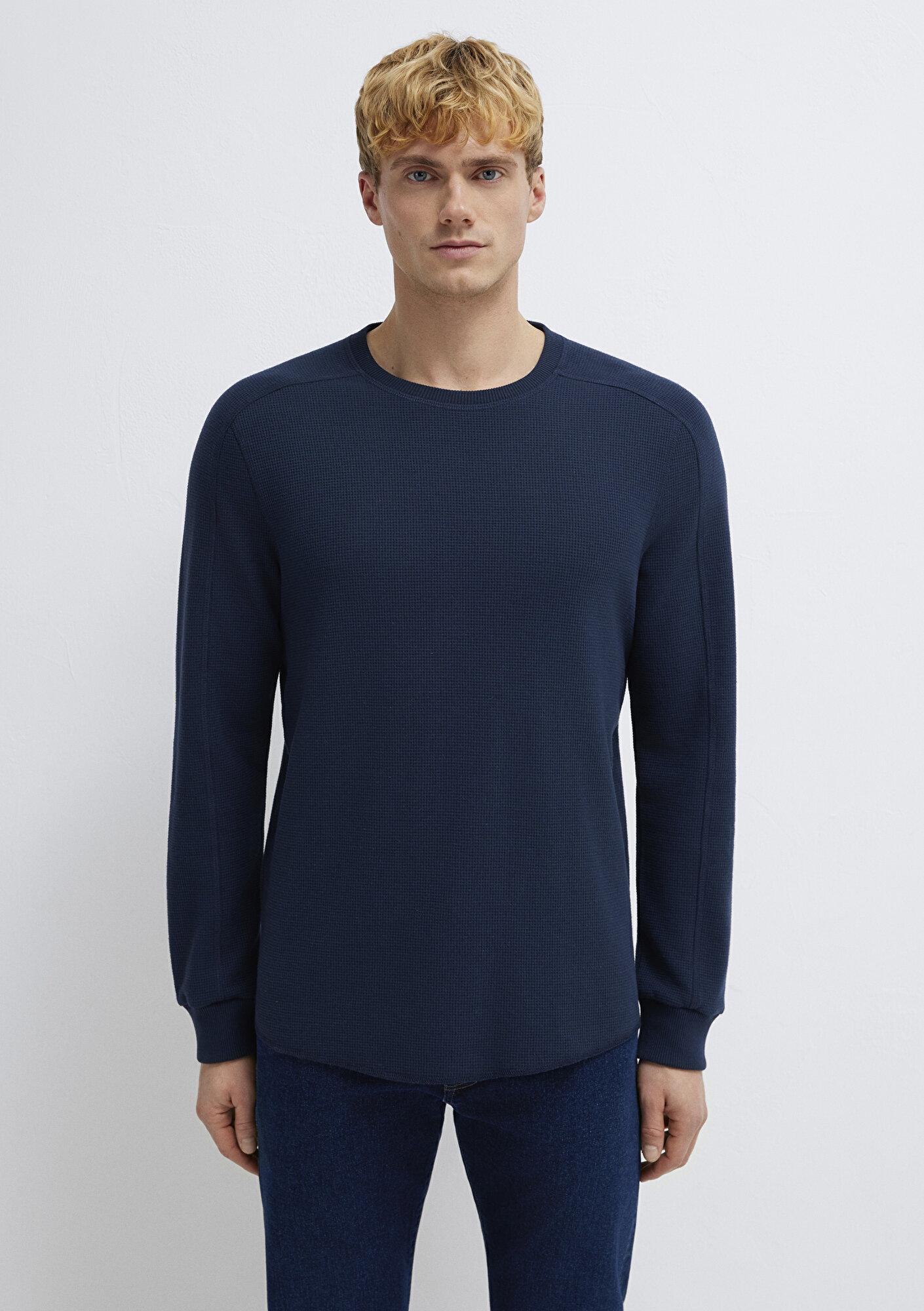 Mavi Uzun Kollu Dokulu Lacivert Basic Tişört Slim Fit / Dar Kesim 0610106-70490