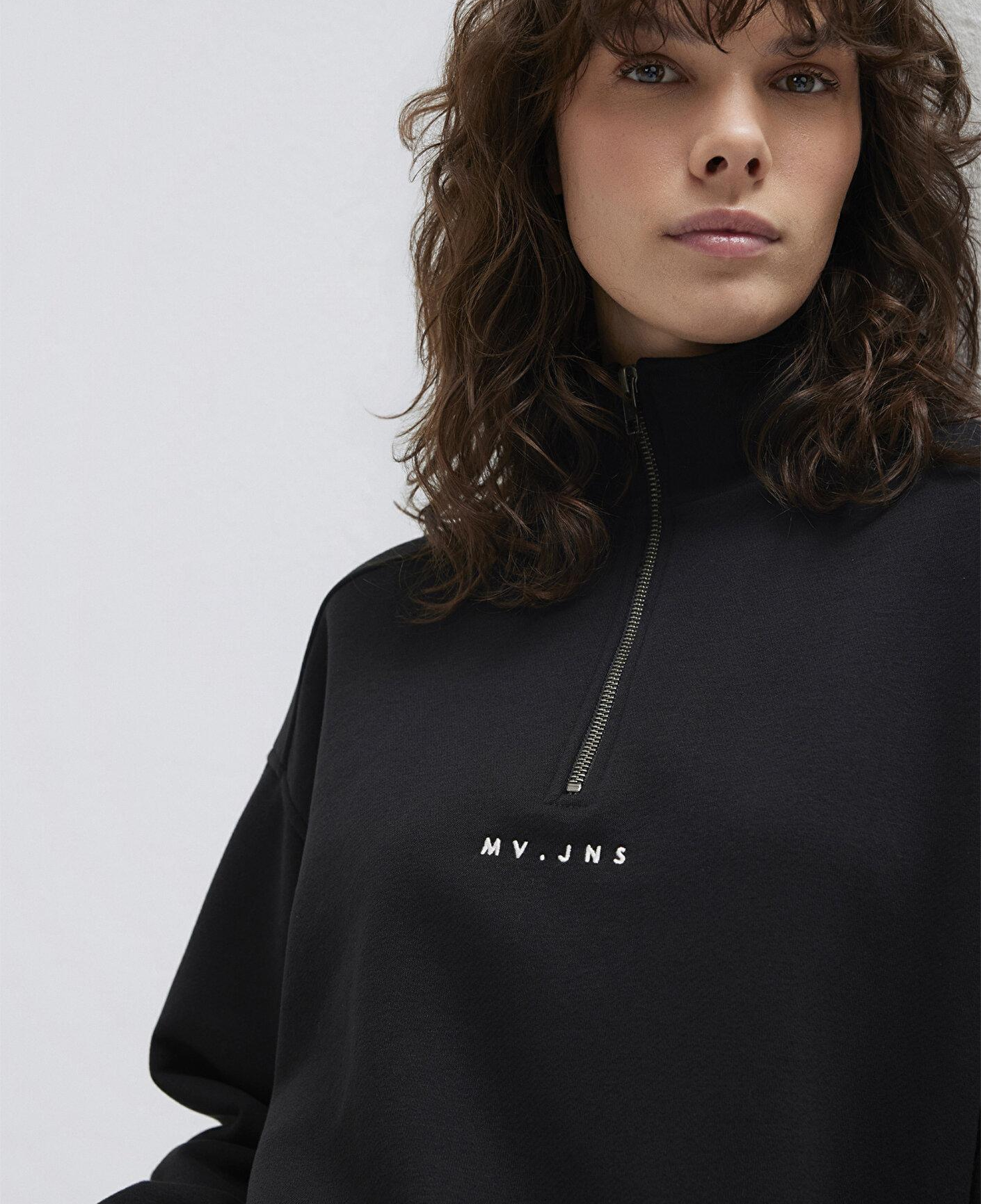 Mavi MVJNS Nakışlı Yarı Fermuarlı Siyah Sweatshirt 1S10533-900