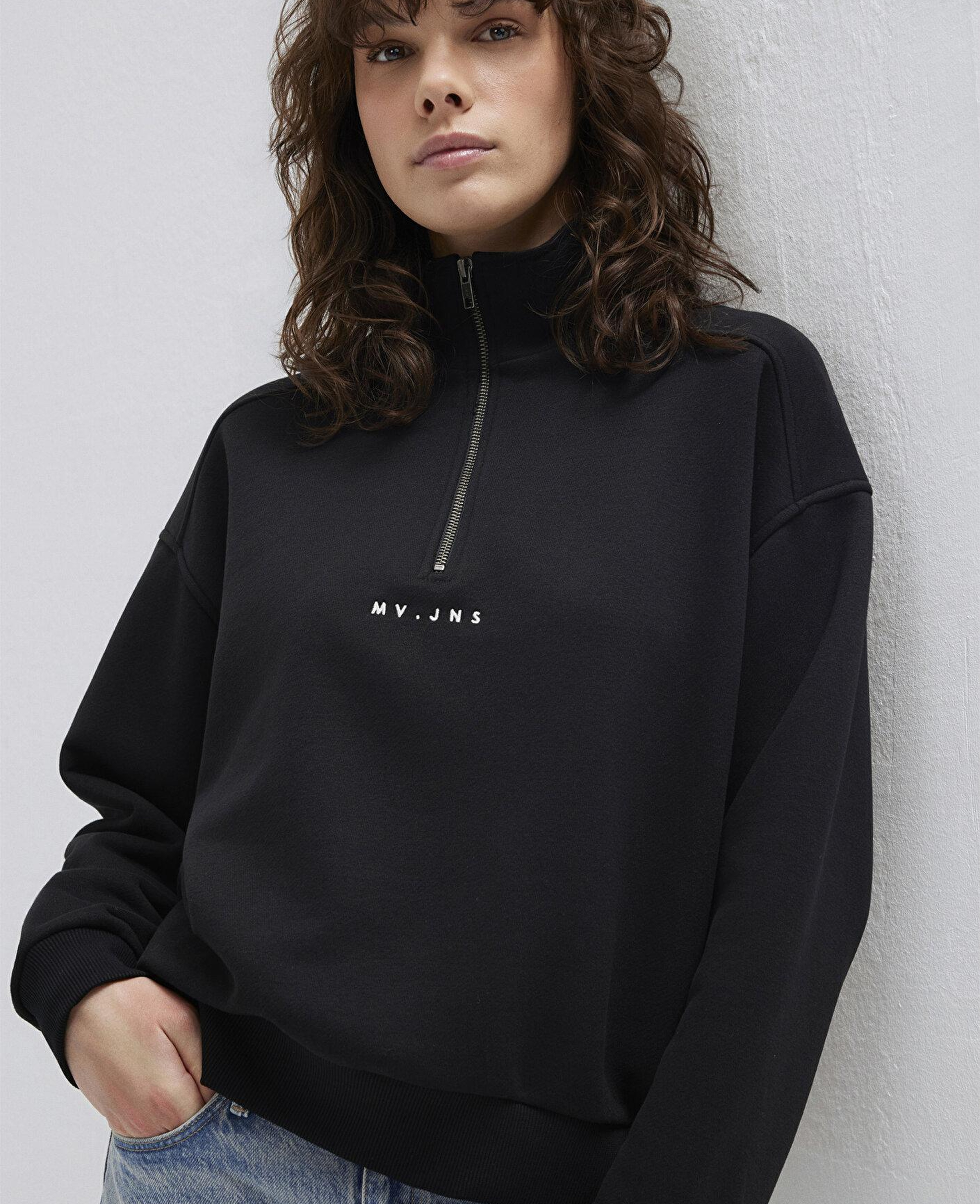Mavi MVJNS Nakışlı Yarı Fermuarlı Siyah Sweatshirt 1S10533-900