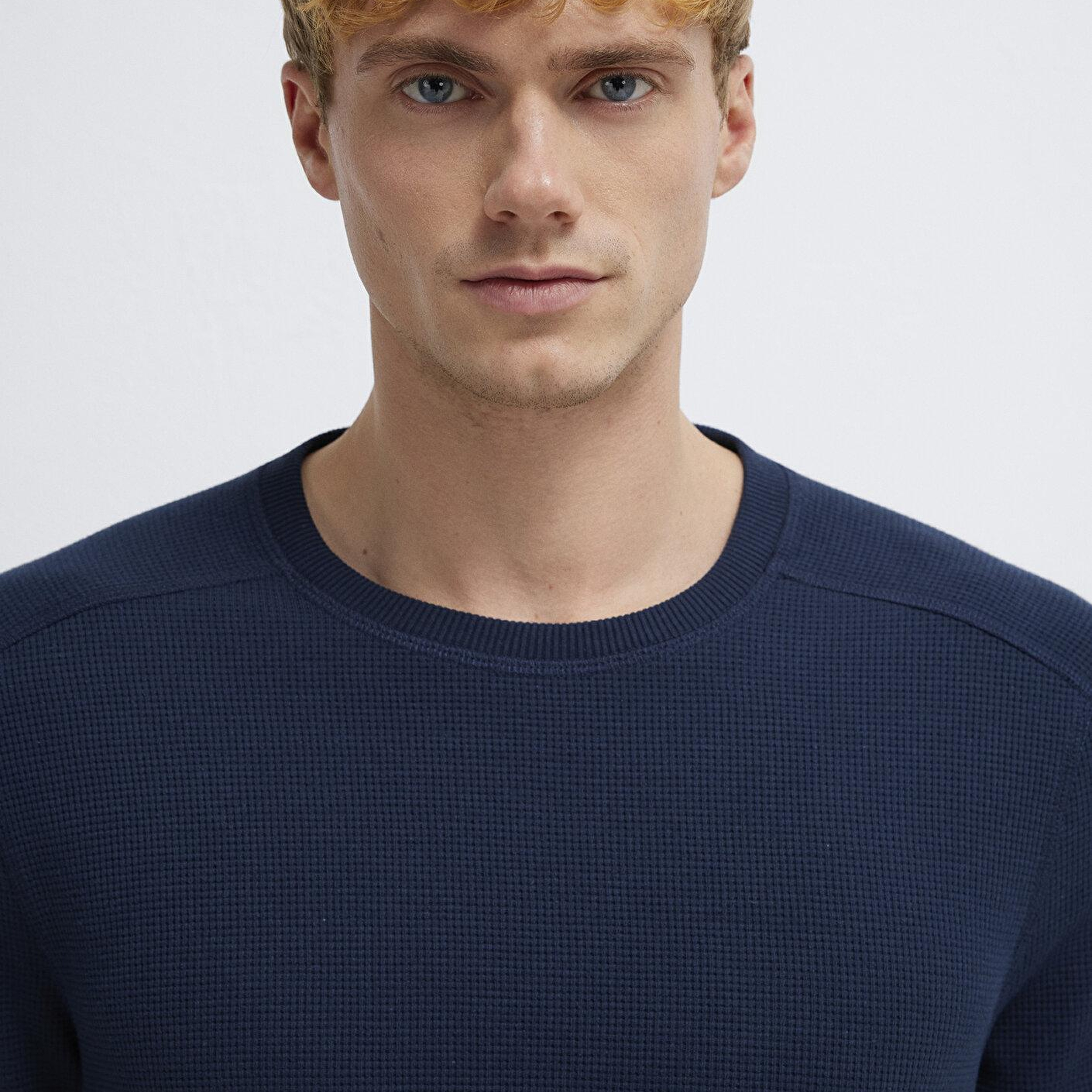 Mavi Uzun Kollu Dokulu Lacivert Basic Tişört Slim Fit / Dar Kesim 0610106-70490