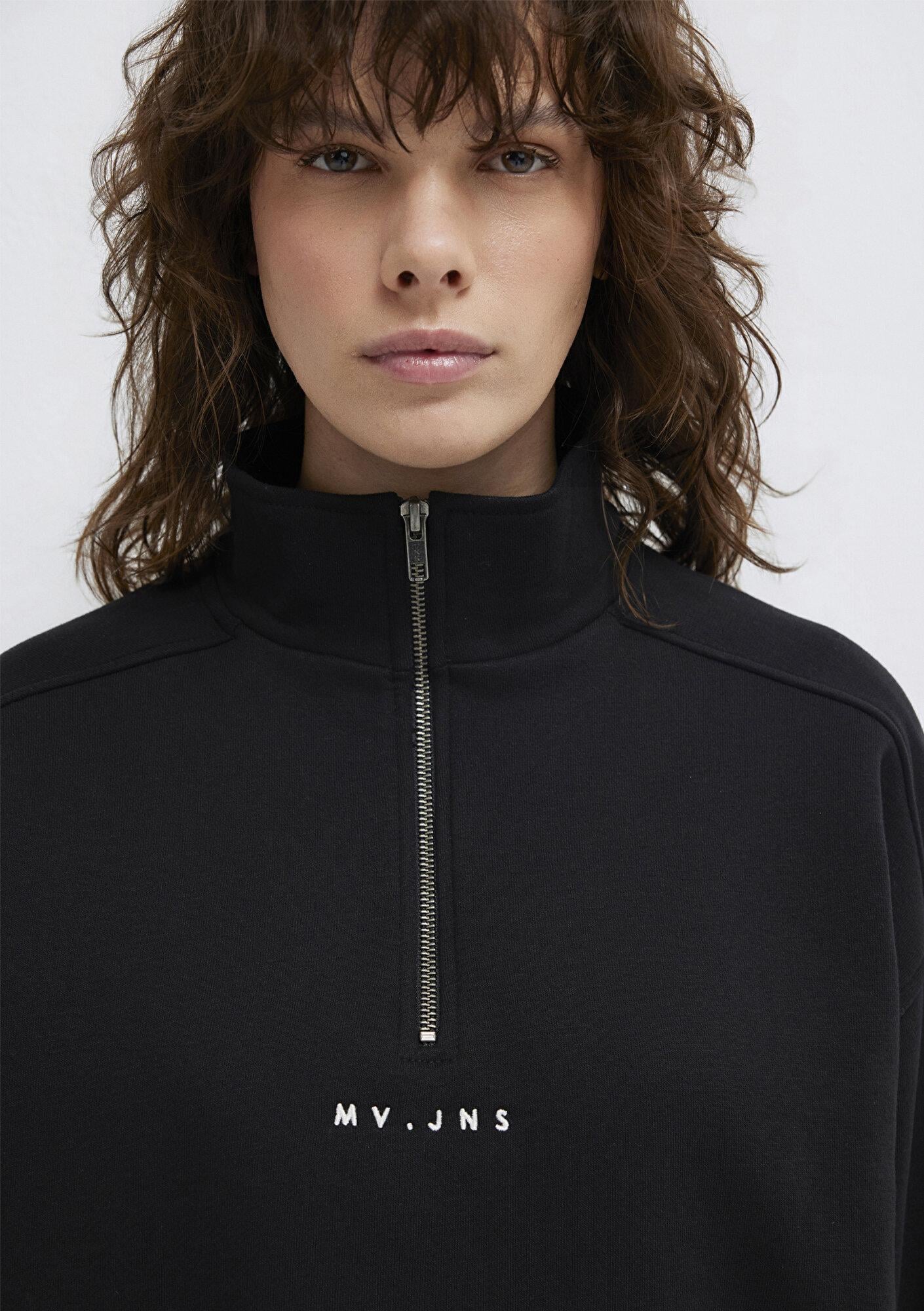 Mavi MVJNS Nakışlı Yarı Fermuarlı Siyah Sweatshirt 1S10533-900
