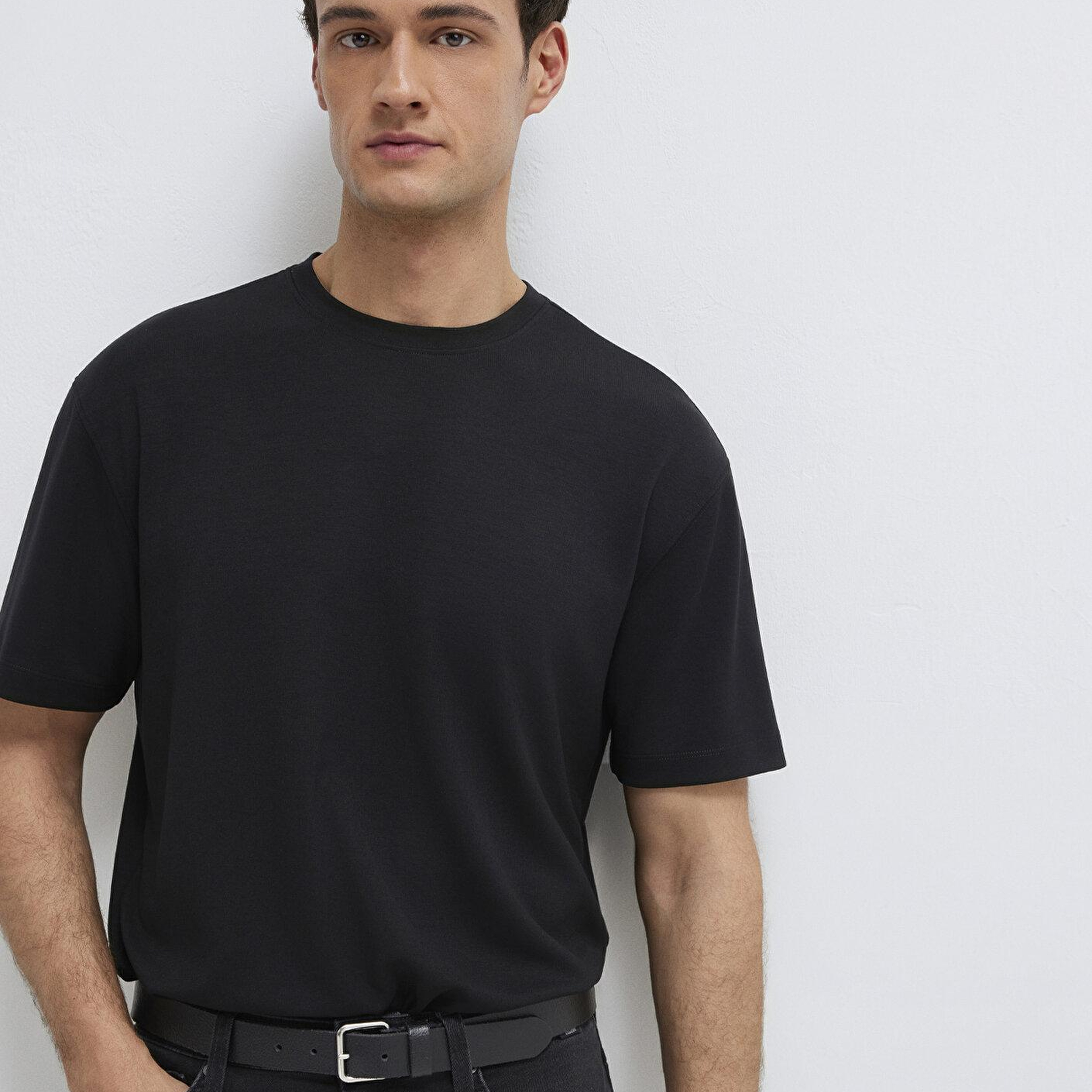 Mavi Soft-Premium Siyah Tişört Loose Fit / Bol Rahat Kesim 0613467-900