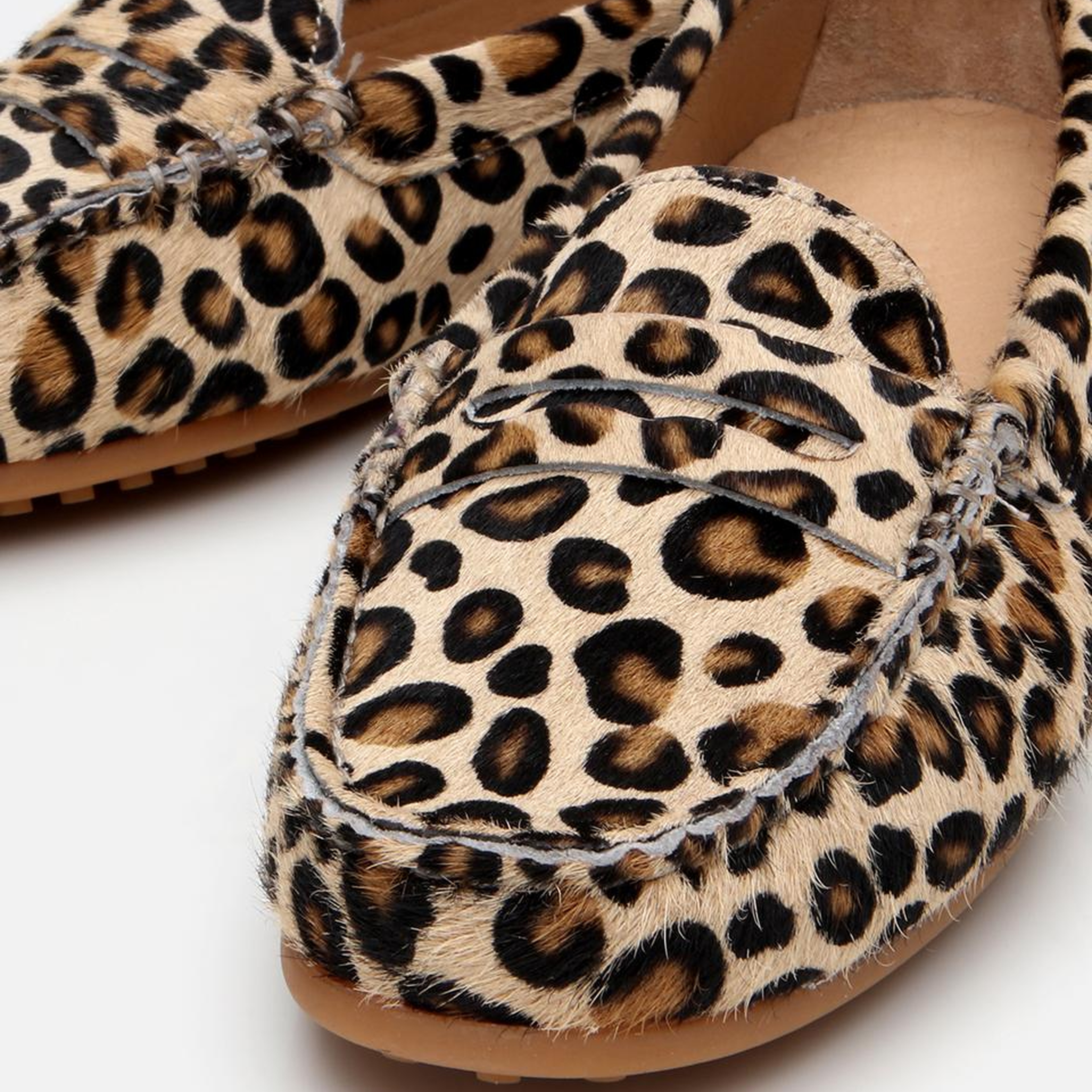 Kadın Deri Siyah Leopar Desenli Günlük Loafer