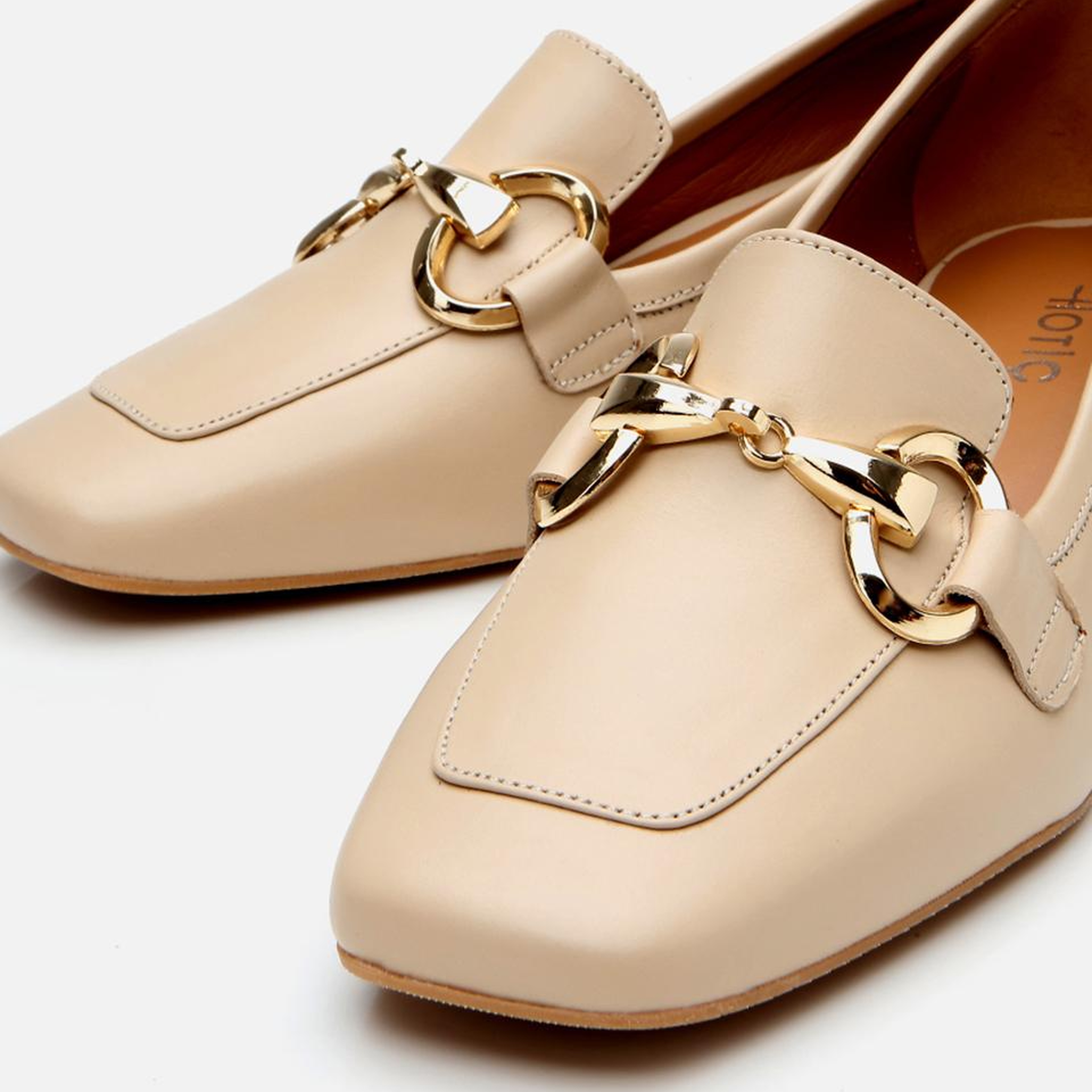 Kadın Deri Bej Tokalı Kalın Topuklu Klasik Loafer
