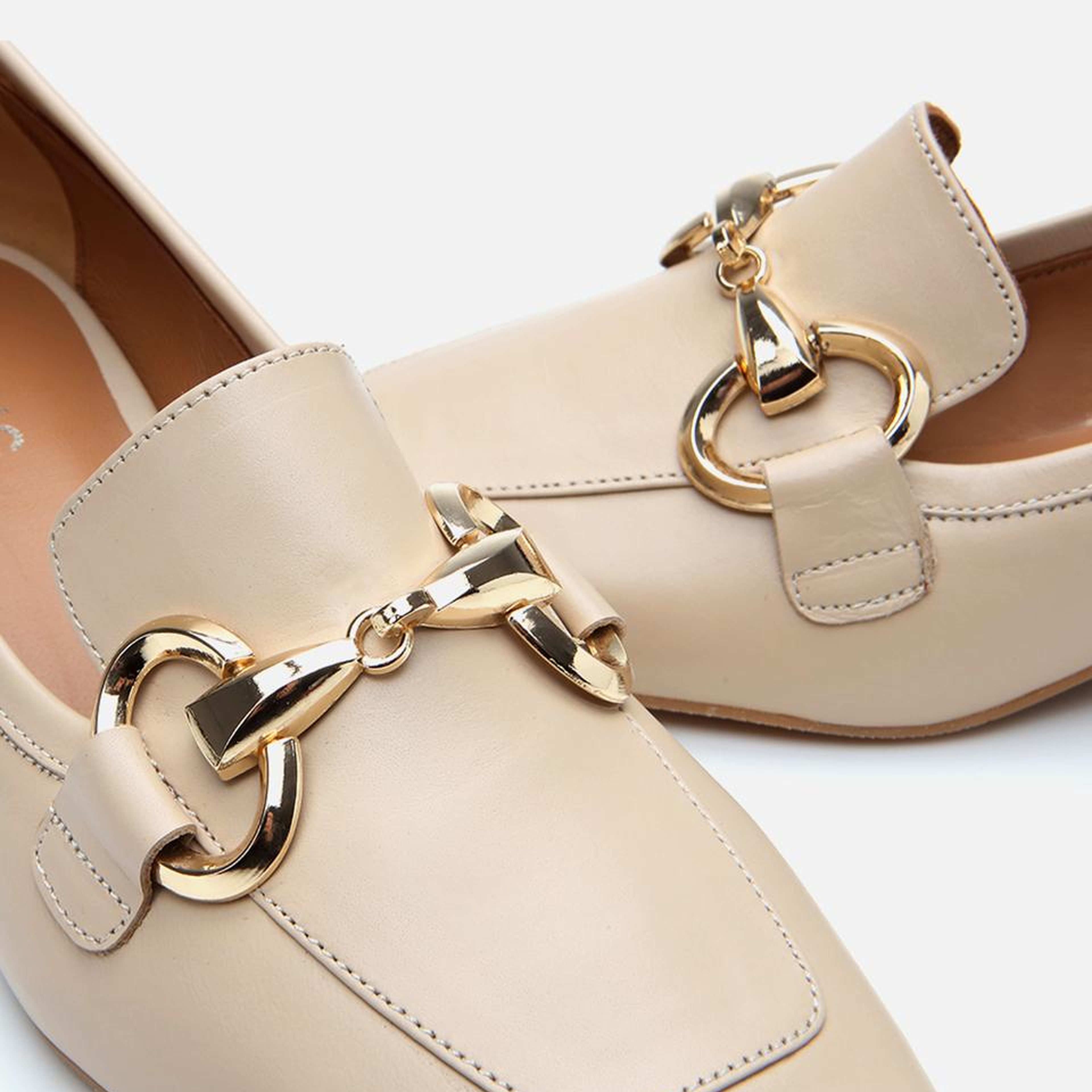 Kadın Deri Bej Tokalı Kalın Topuklu Klasik Loafer
