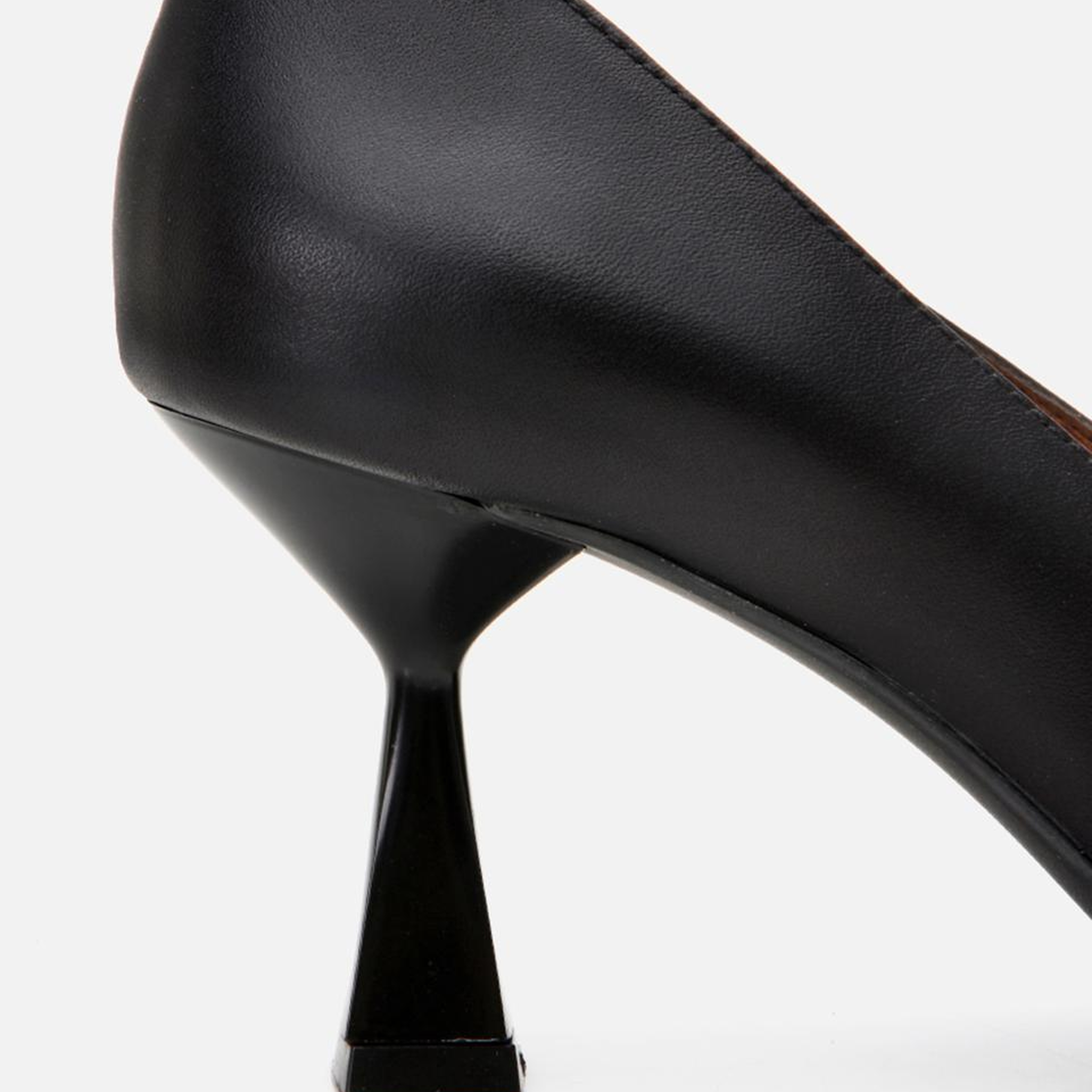 Kadın Deri Siyah Esnek Tabanlı Stiletto